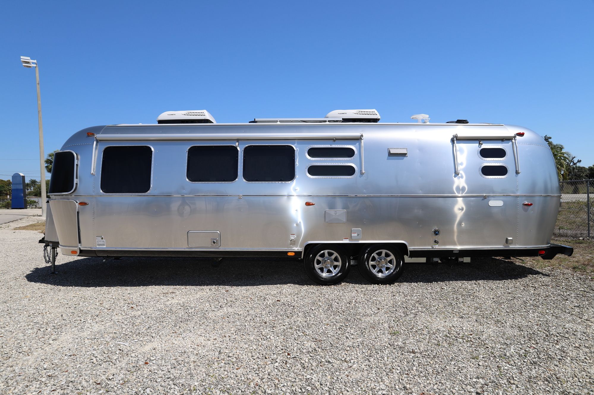 New 2021 Airstream Flying Cloud 30FBQ Travel Trailer  For Sale