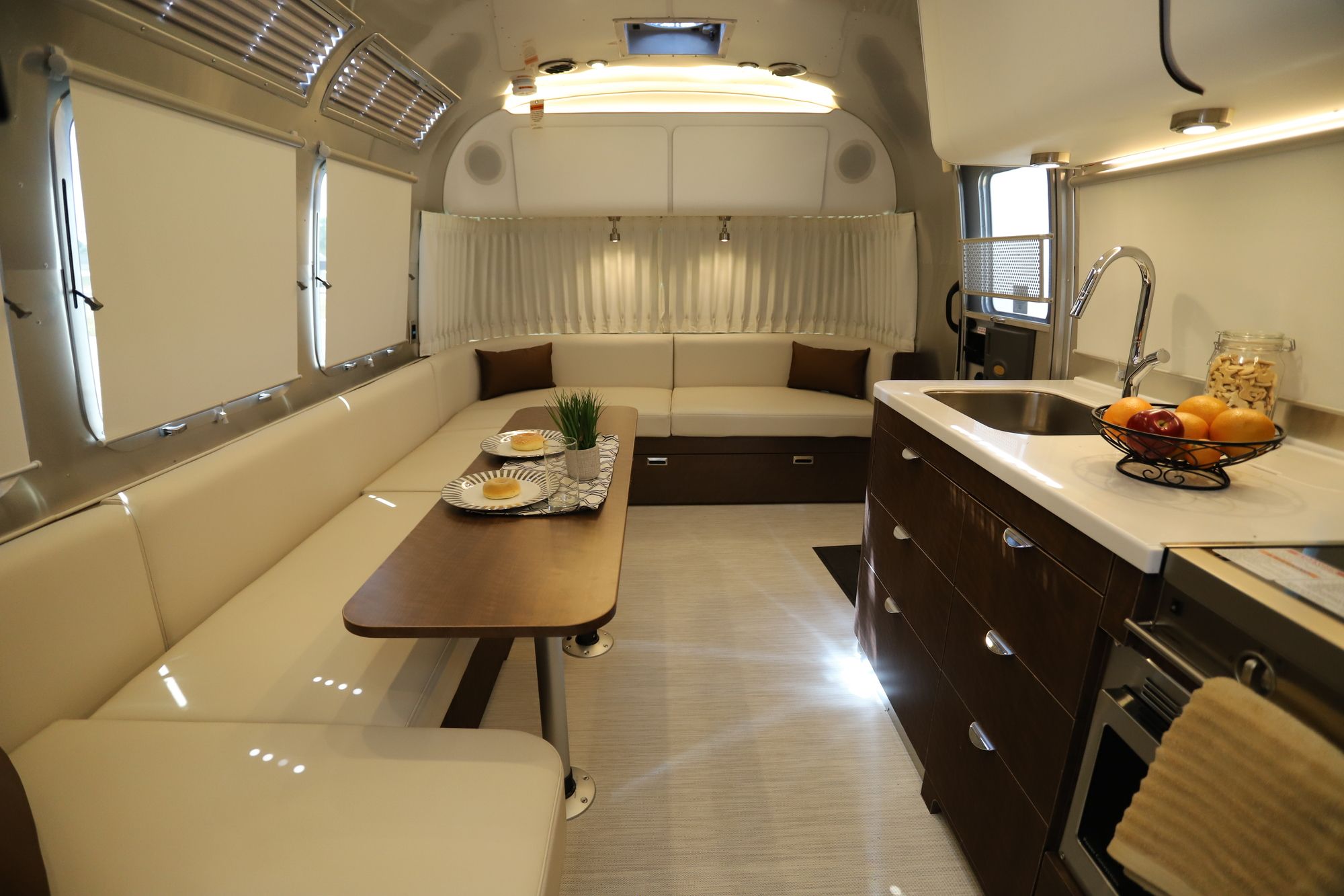 New 2021 Airstream Globetrotter 30RB Travel Trailer  For Sale