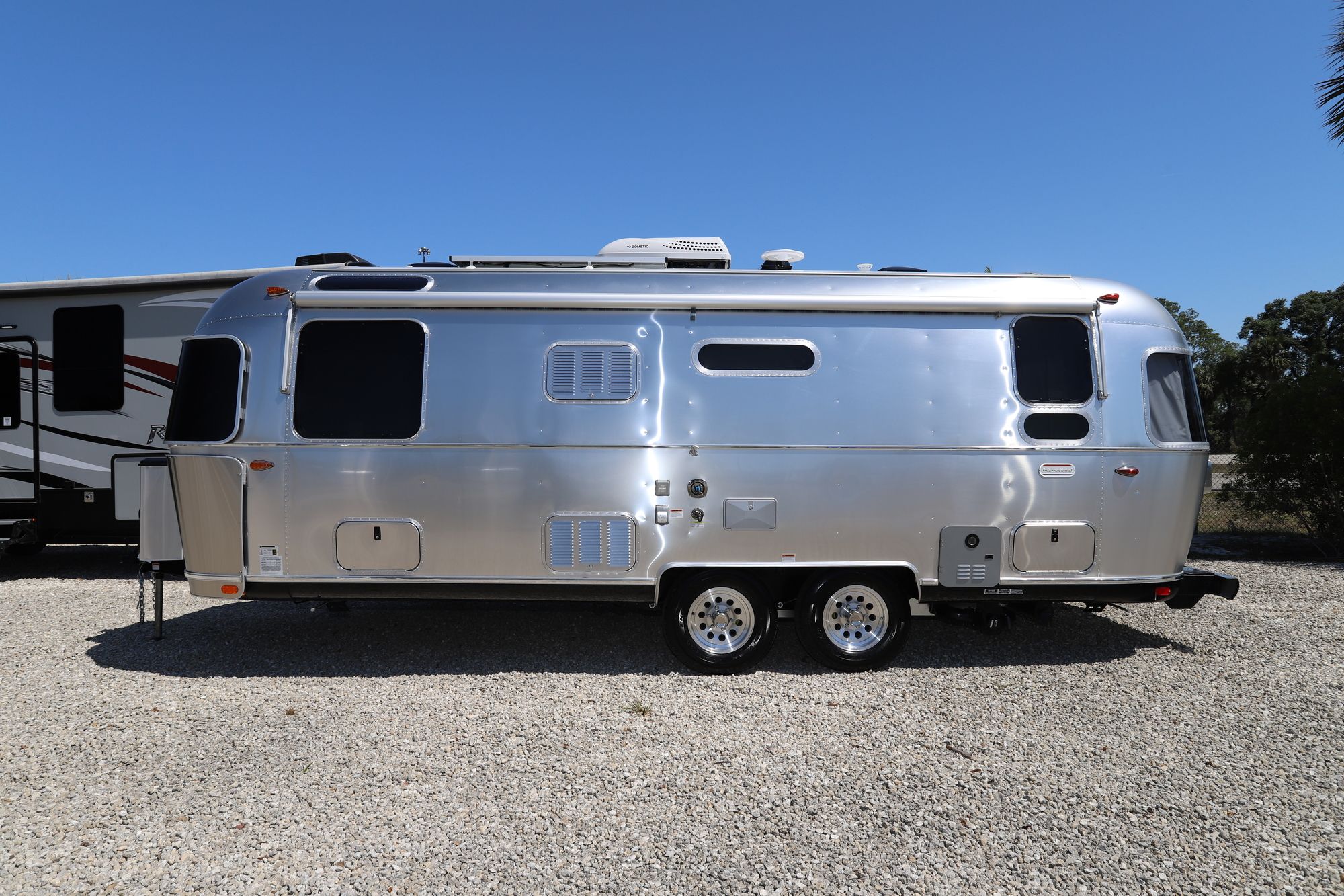 New 2021 Airstream International 25RB Travel Trailer  For Sale