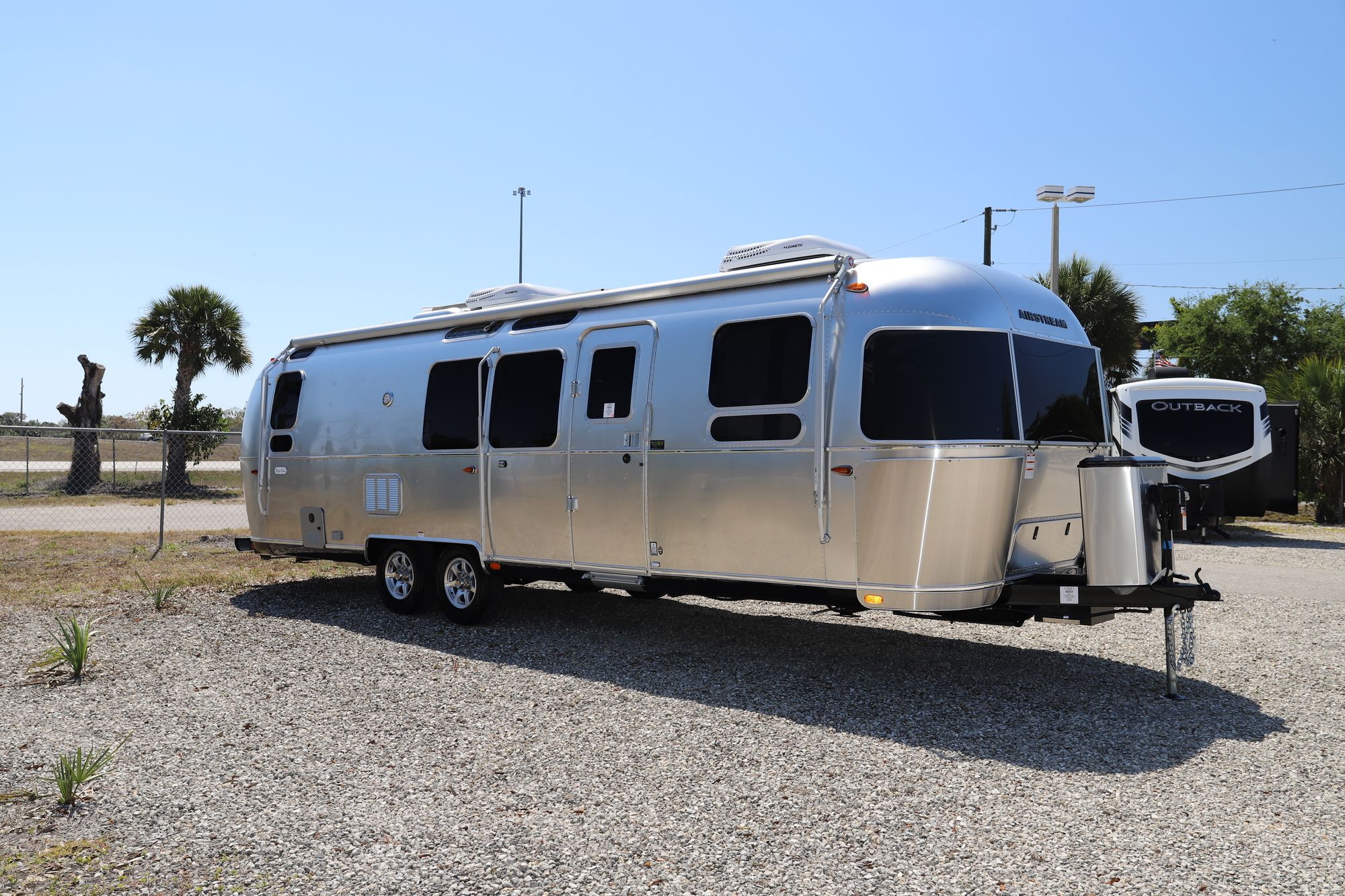 New 2021 Airstream Flying Cloud 30FBQ Travel Trailer  For Sale