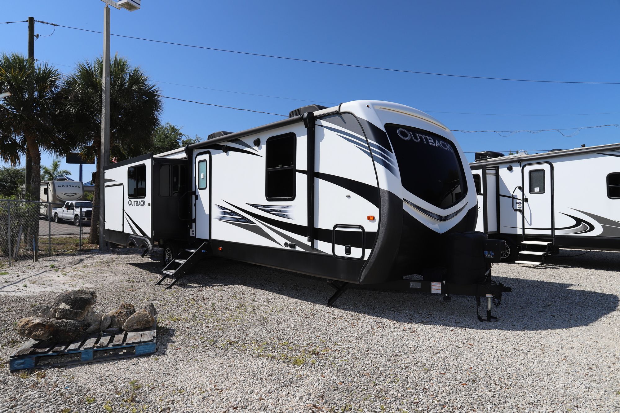 Used 2019 Keystone Outback 330RL Travel Trailer  For Sale