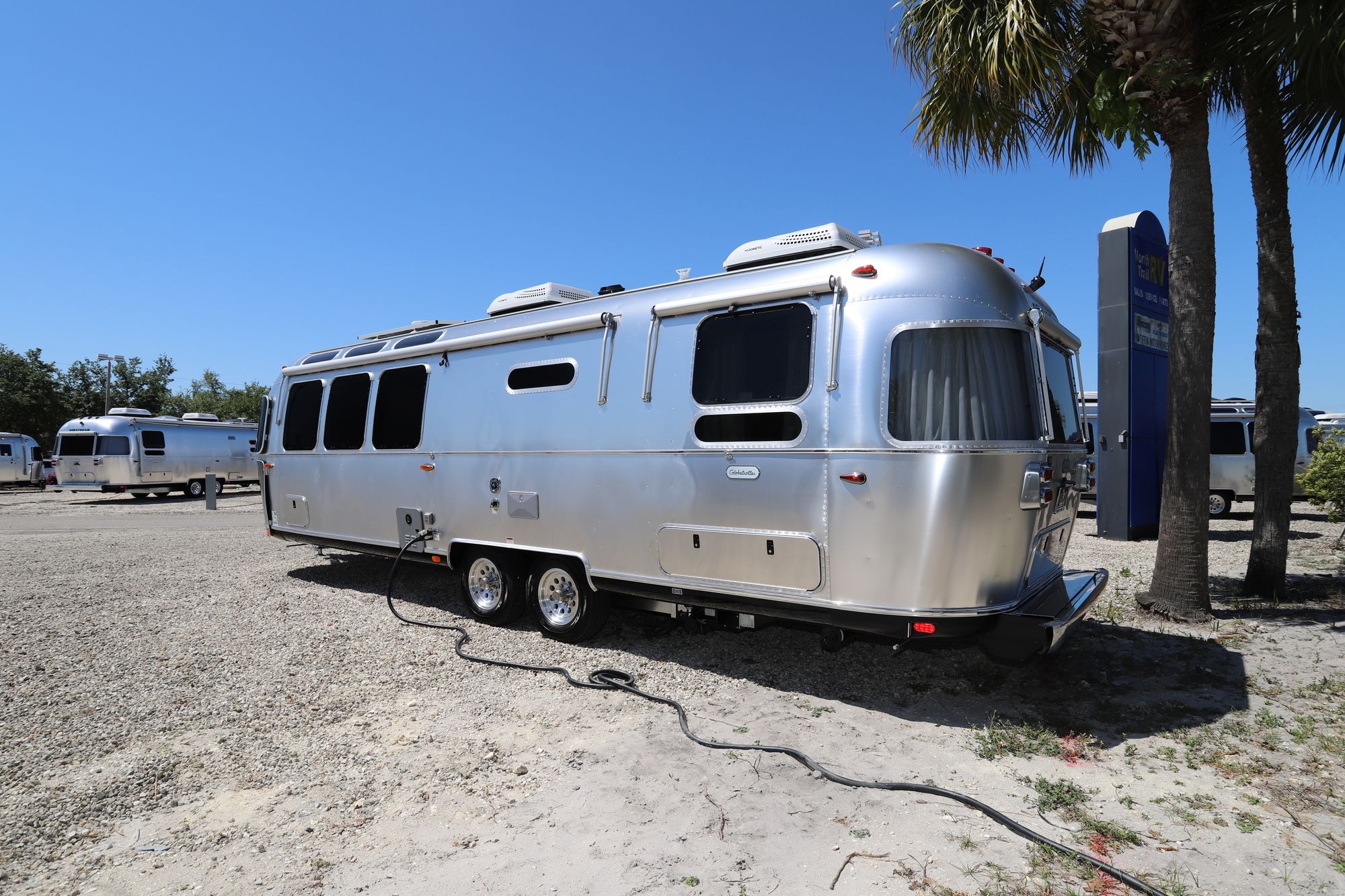 New 2021 Airstream Globetrotter 30RB Travel Trailer  For Sale