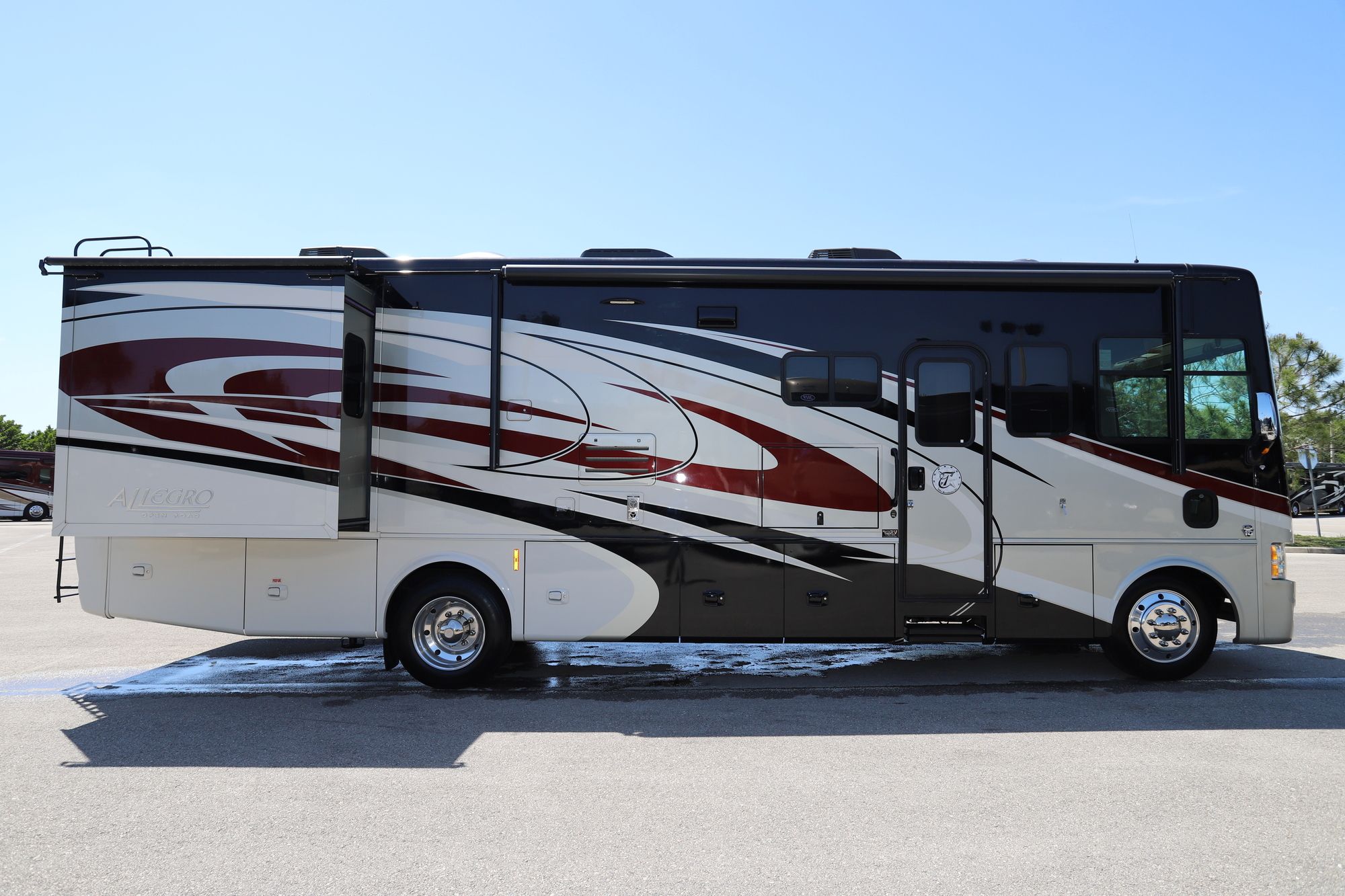 Used 2015 Tiffin Motor Homes Allegro 32CA Class A  For Sale