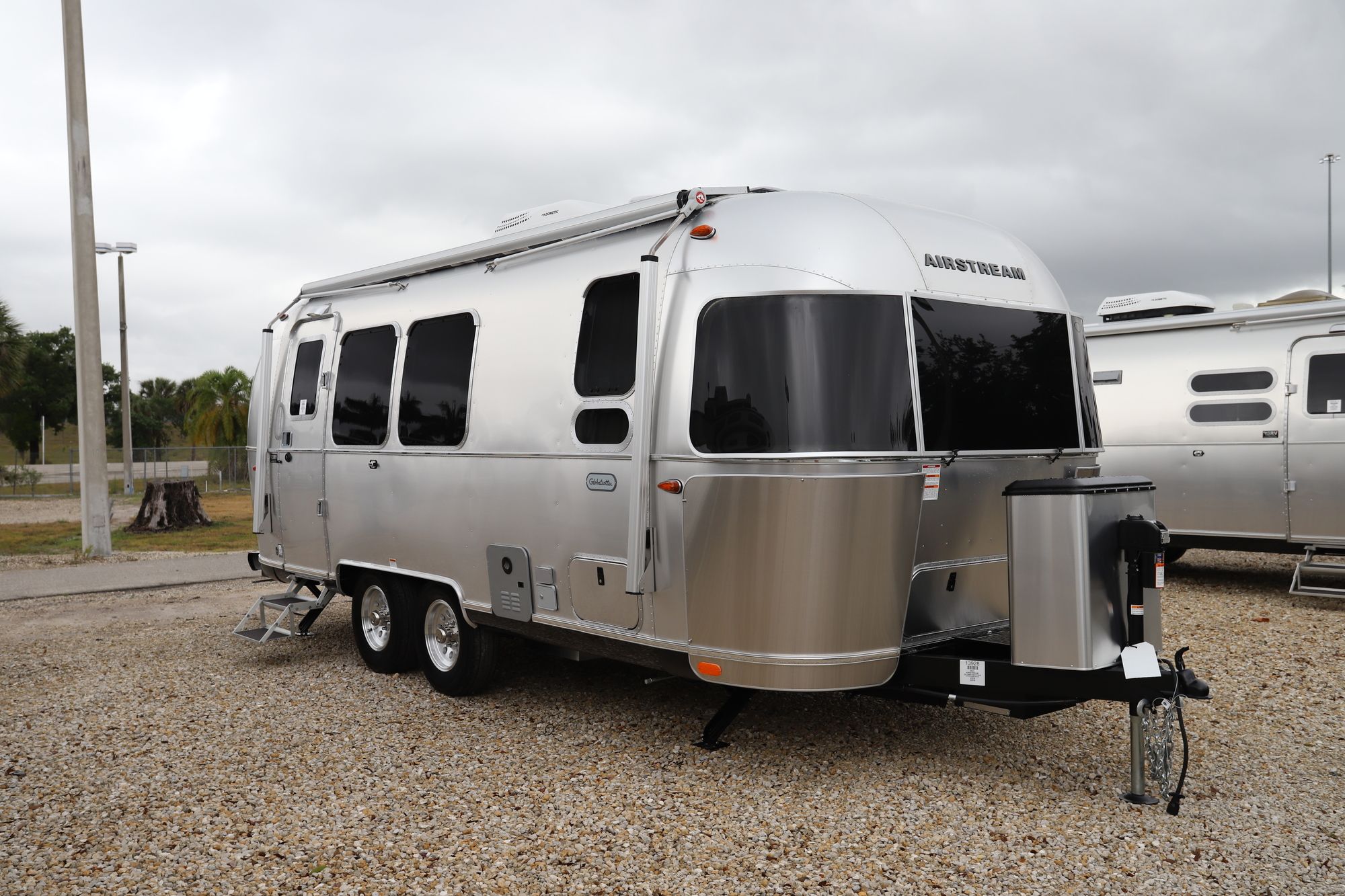 New 2021 Airstream Globetrotter 23FB Travel Trailer  For Sale