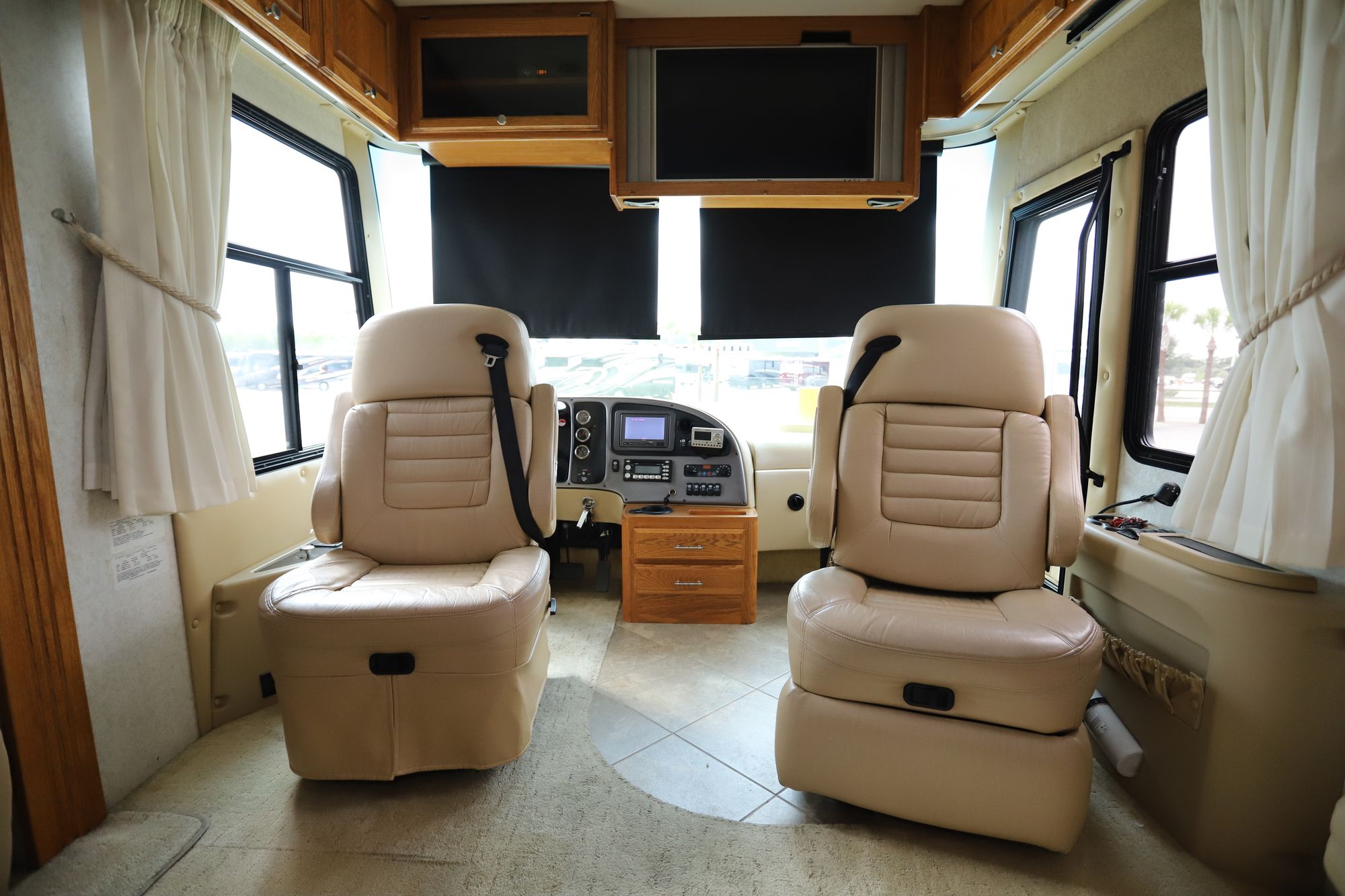 Used 2006 Monaco Camelot 40PDQ Class A  For Sale