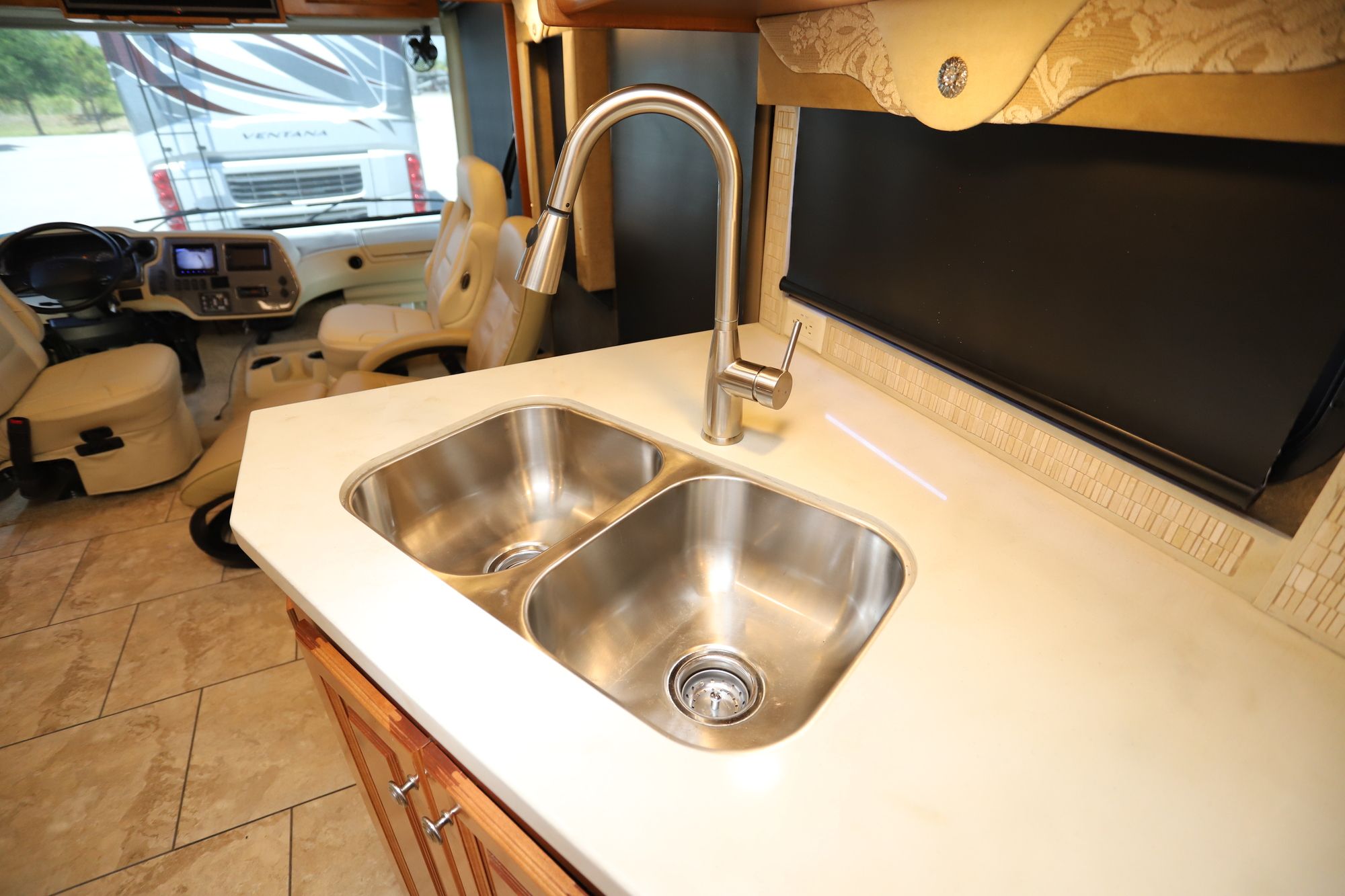 Used 2015 Tiffin Motor Homes Allegro 32CA Class A  For Sale