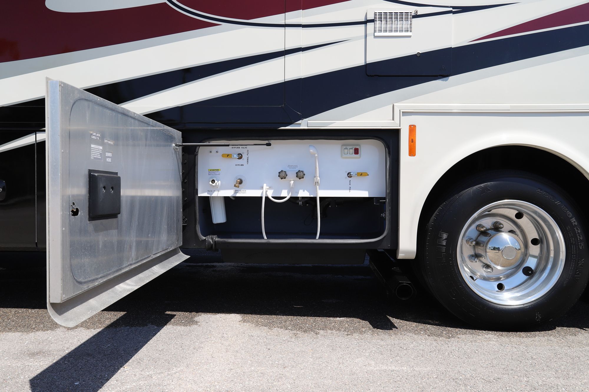 Used 2015 Tiffin Motor Homes Allegro 32CA Class A  For Sale