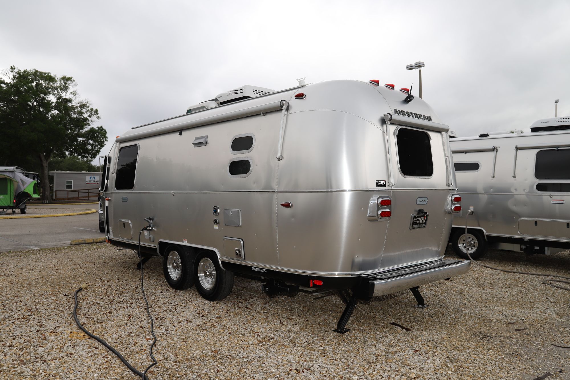 New 2021 Airstream Globetrotter 23FB Travel Trailer  For Sale