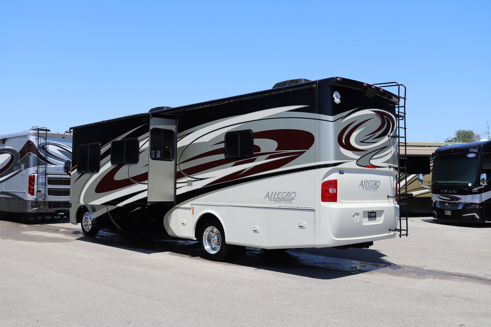 Used 2015 Tiffin Motor Homes Allegro 32CA Class A  For Sale