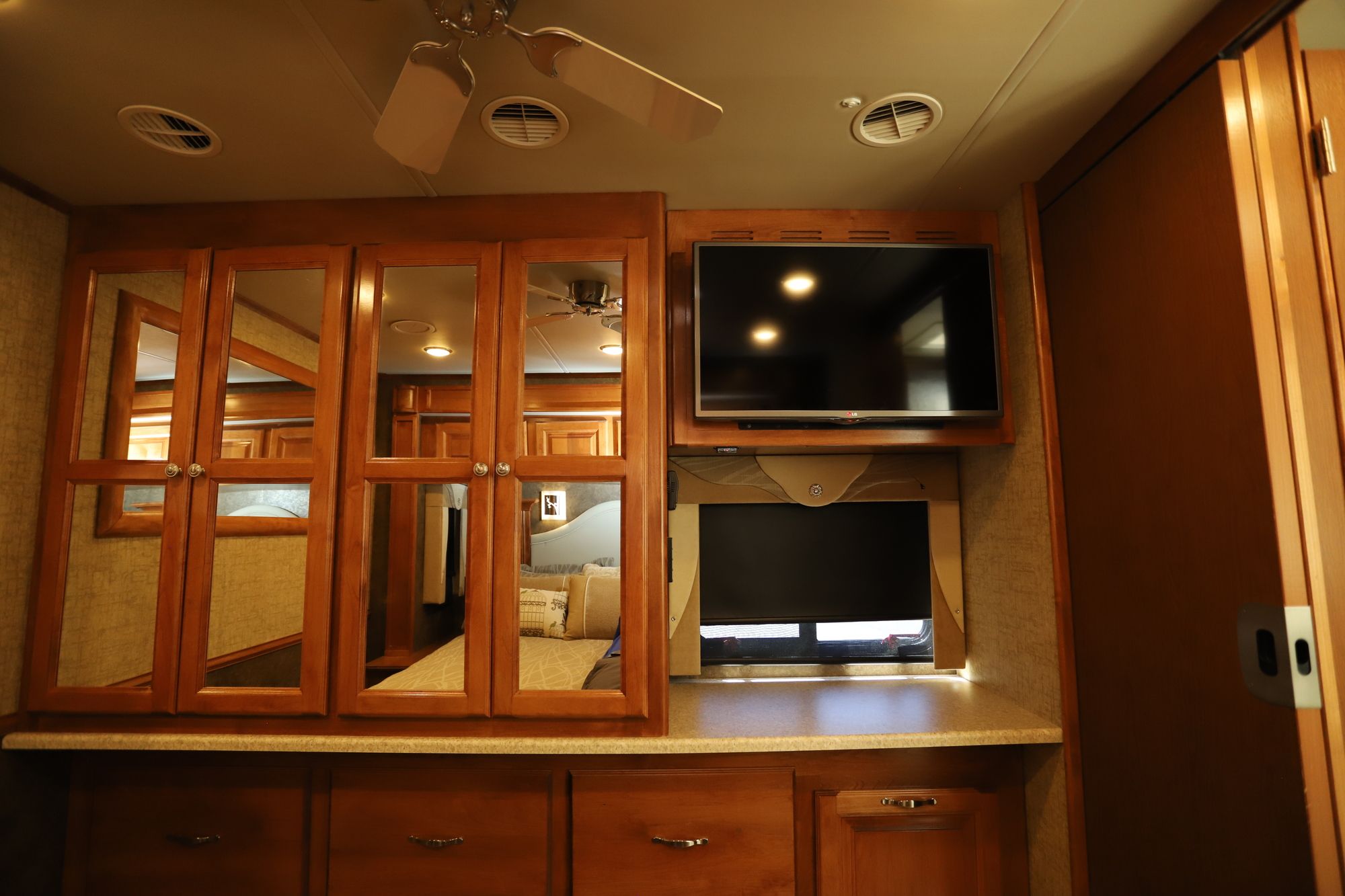 Used 2015 Tiffin Motor Homes Allegro 32CA Class A  For Sale