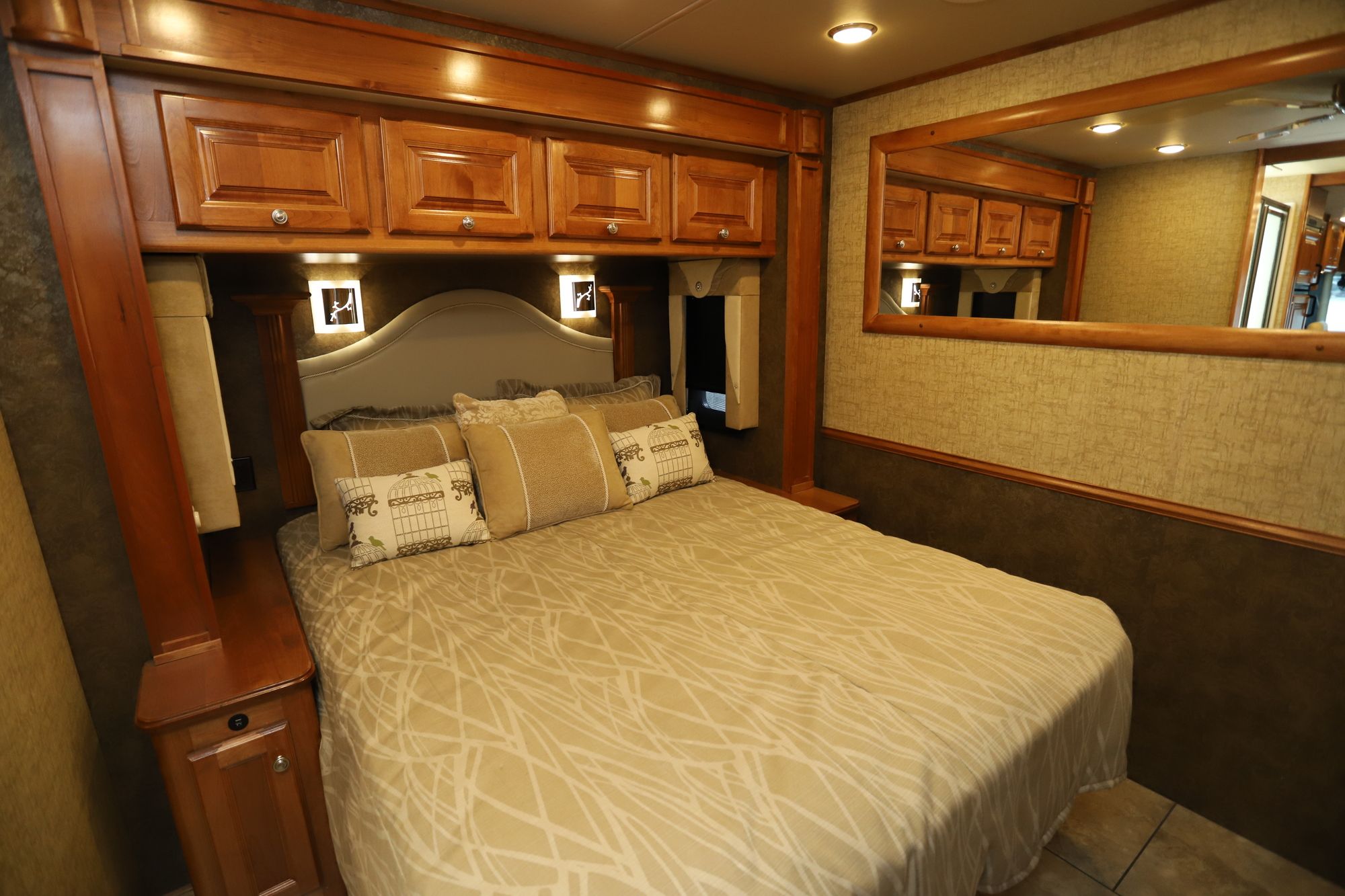 Used 2015 Tiffin Motor Homes Allegro 32CA Class A  For Sale