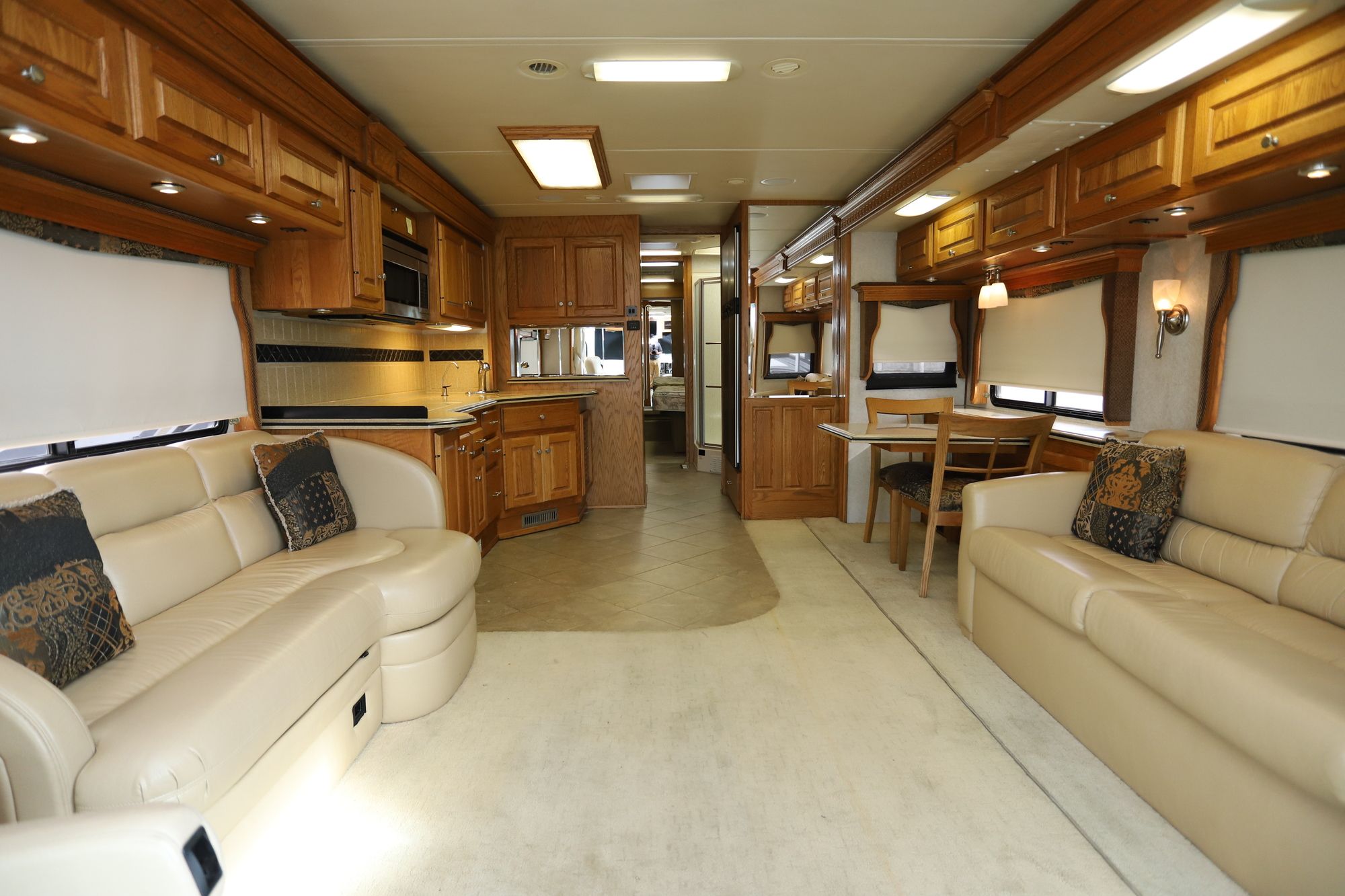 Used 2006 Monaco Camelot 40PDQ Class A  For Sale