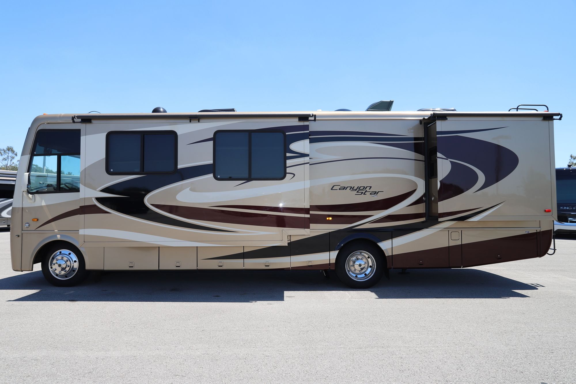 Used 2013 Newmar Canyon Star 3515 Class A  For Sale