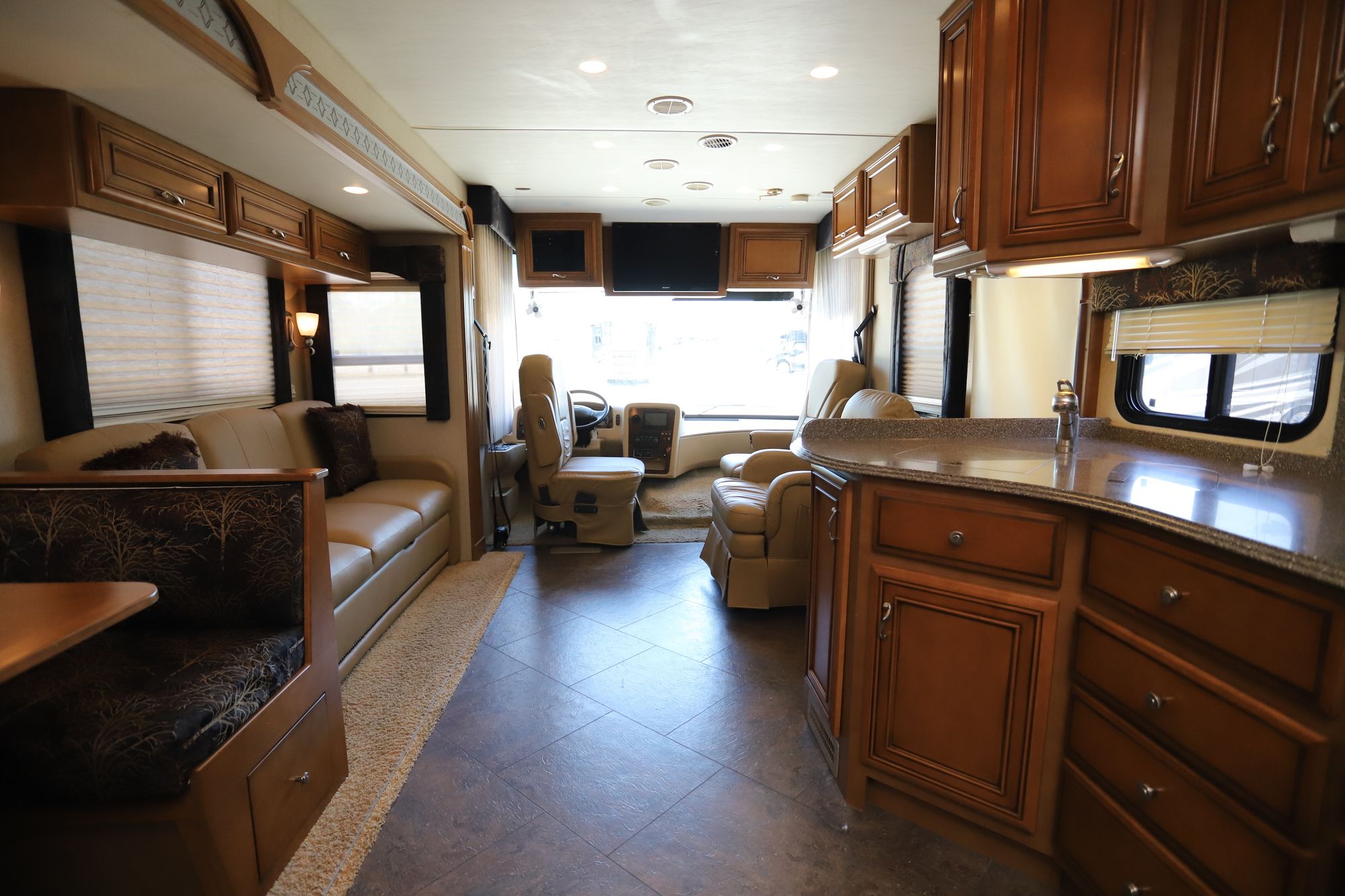 Used 2013 Newmar Canyon Star 3515 Class A  For Sale