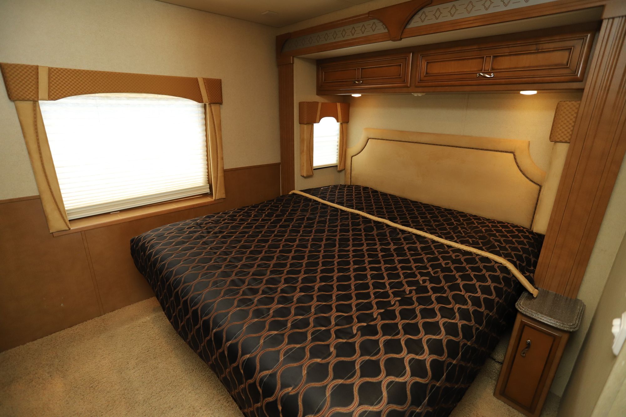 Used 2013 Newmar Canyon Star 3515 Class A  For Sale