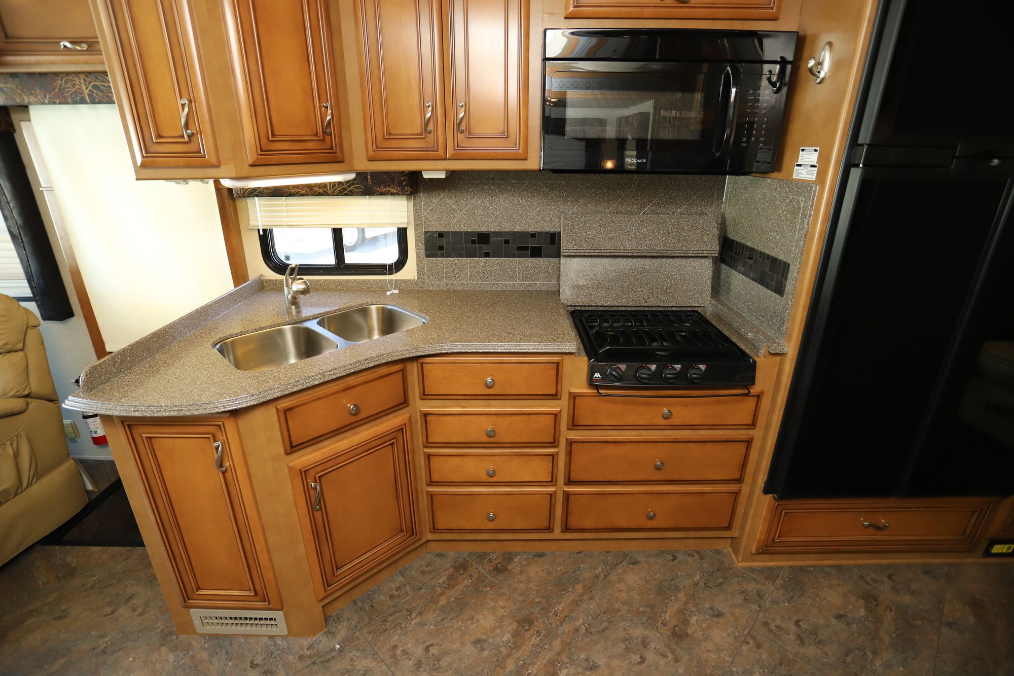 Used 2013 Newmar Canyon Star 3515 Class A  For Sale