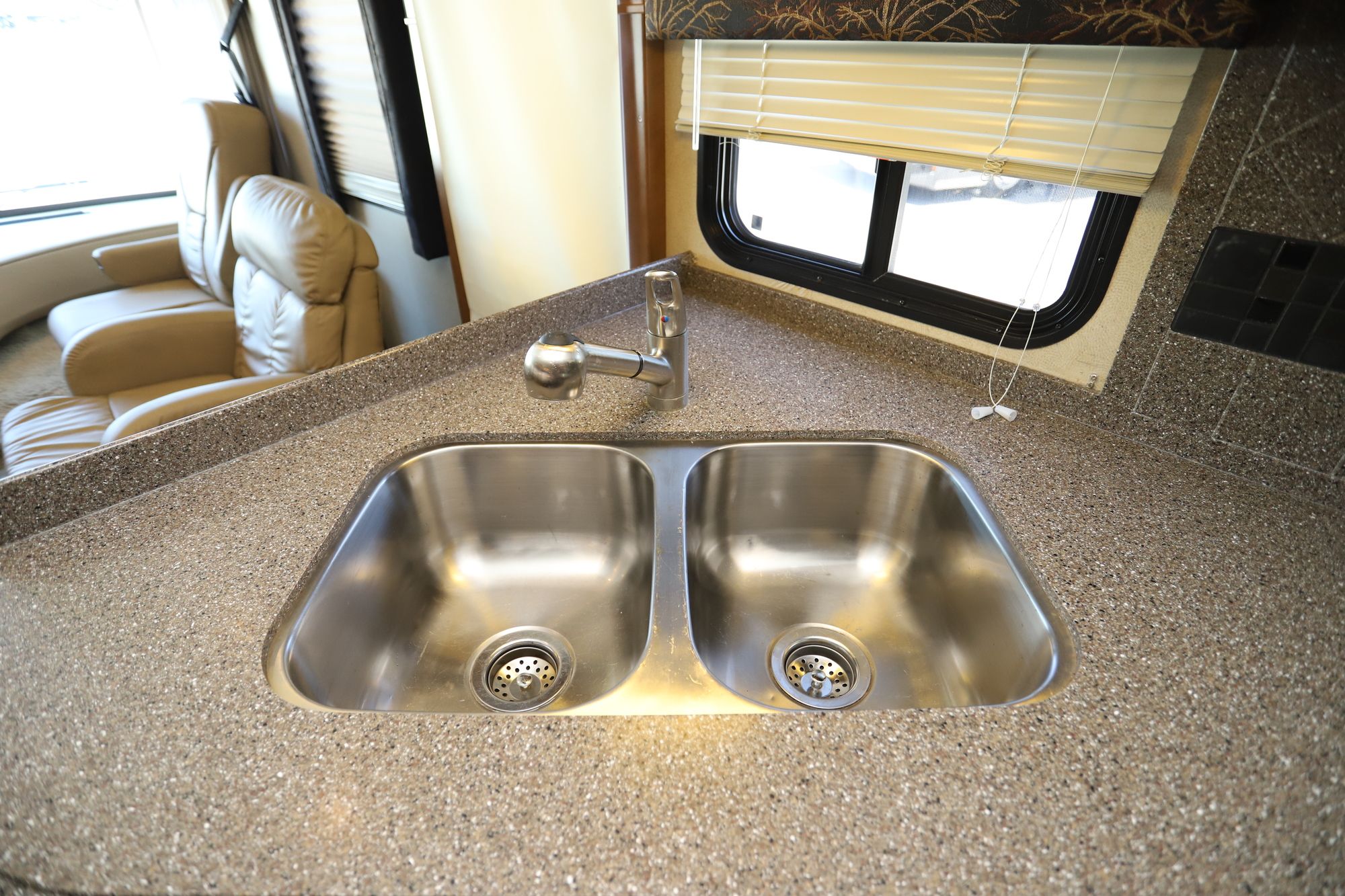 Used 2013 Newmar Canyon Star 3515 Class A  For Sale