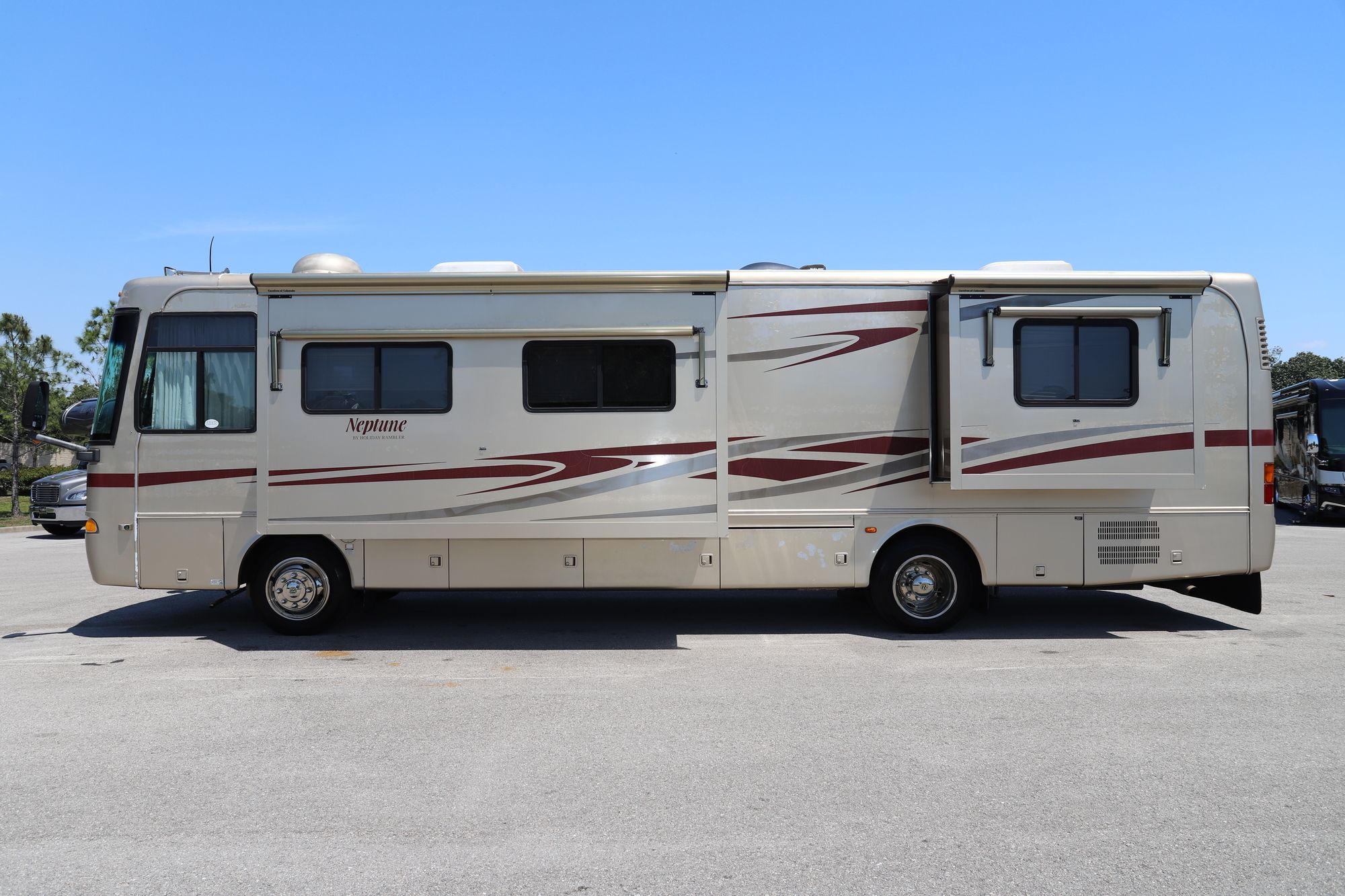 Used 2005 Holiday Rambler Neptune 36PDD Class A  For Sale