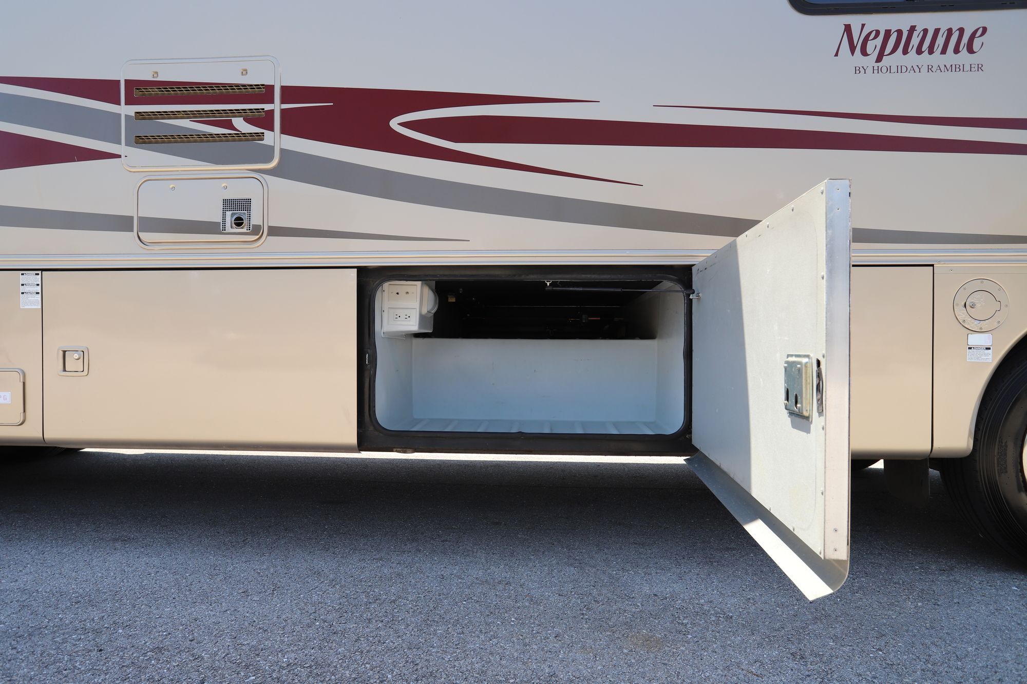 Used 2005 Holiday Rambler Neptune 36PDD Class A  For Sale