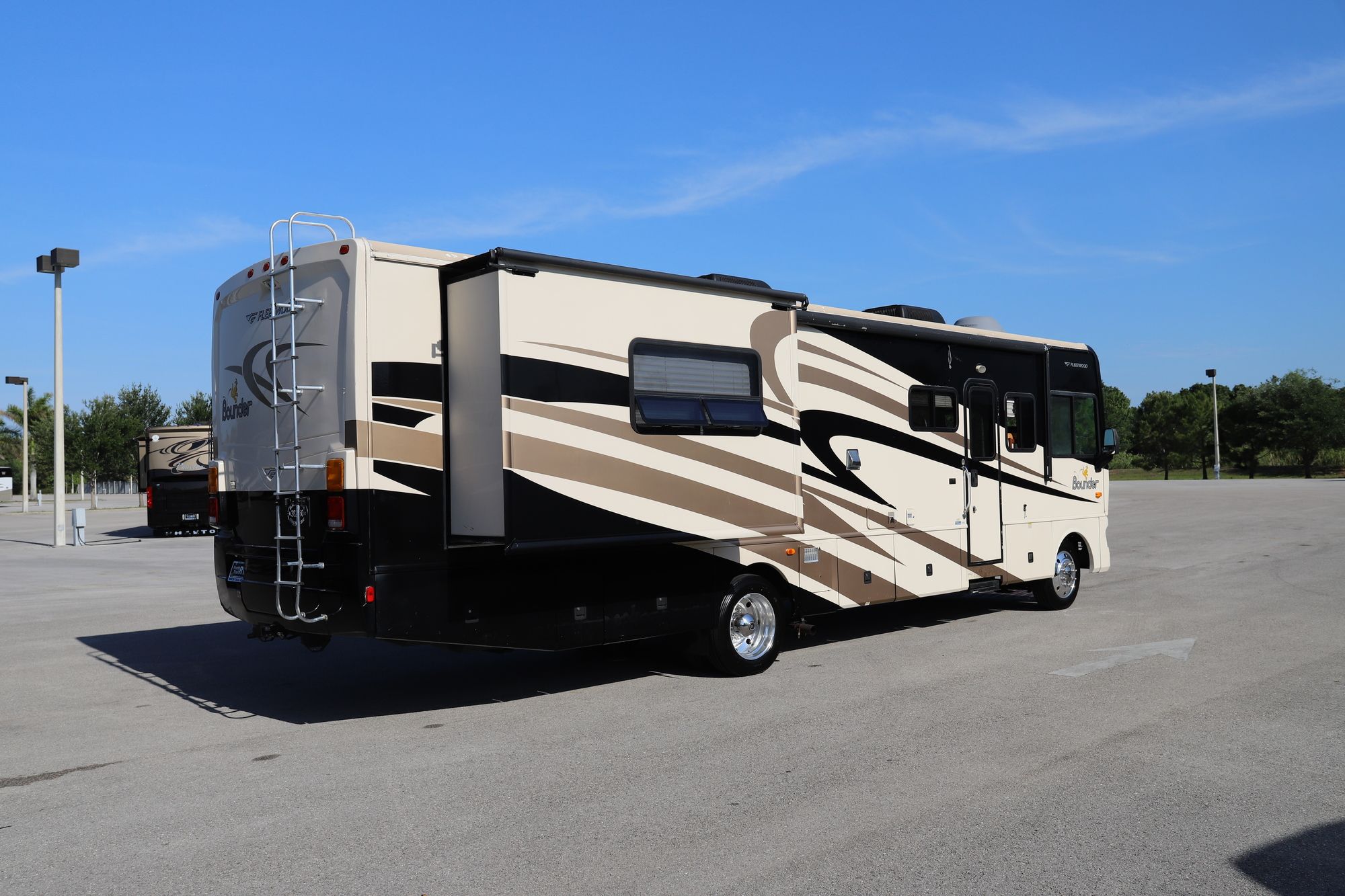 Used 2007 Fleetwood Bounder 36E Class A  For Sale