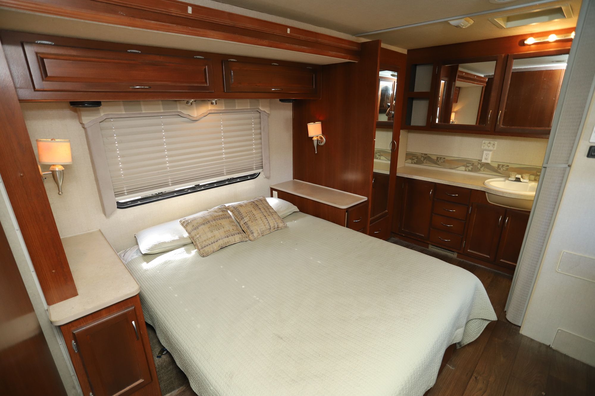 Used 2007 Fleetwood Bounder 36E Class A  For Sale