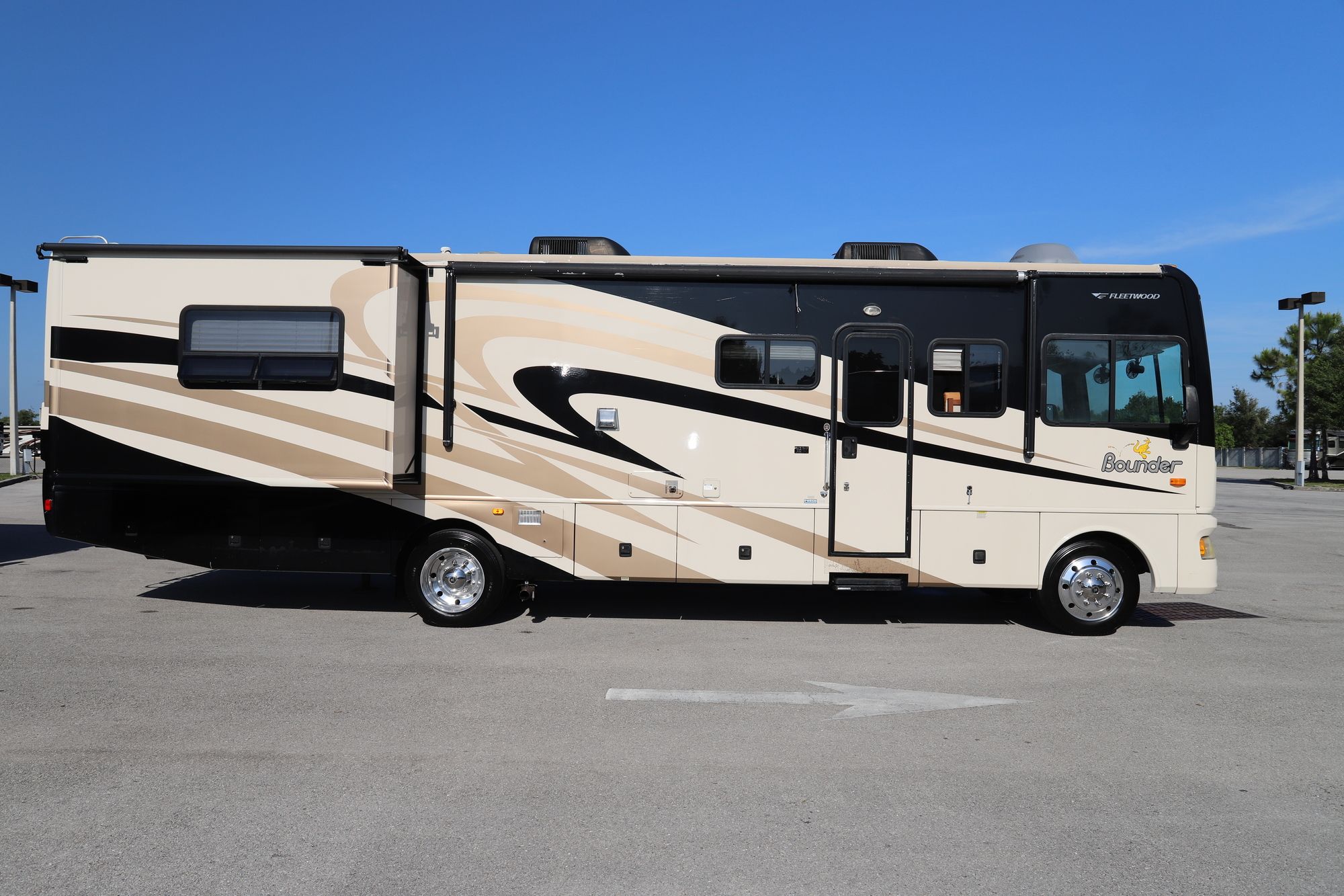 Used 2007 Fleetwood Bounder 36E Class A  For Sale