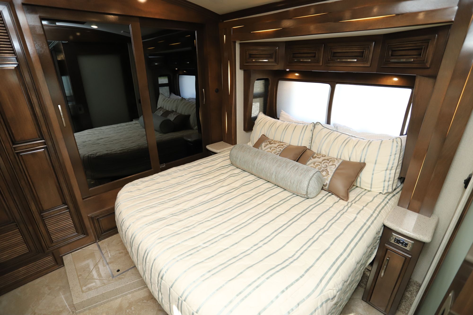 Used 2019 Newmar New Aire 3343 Class A  For Sale