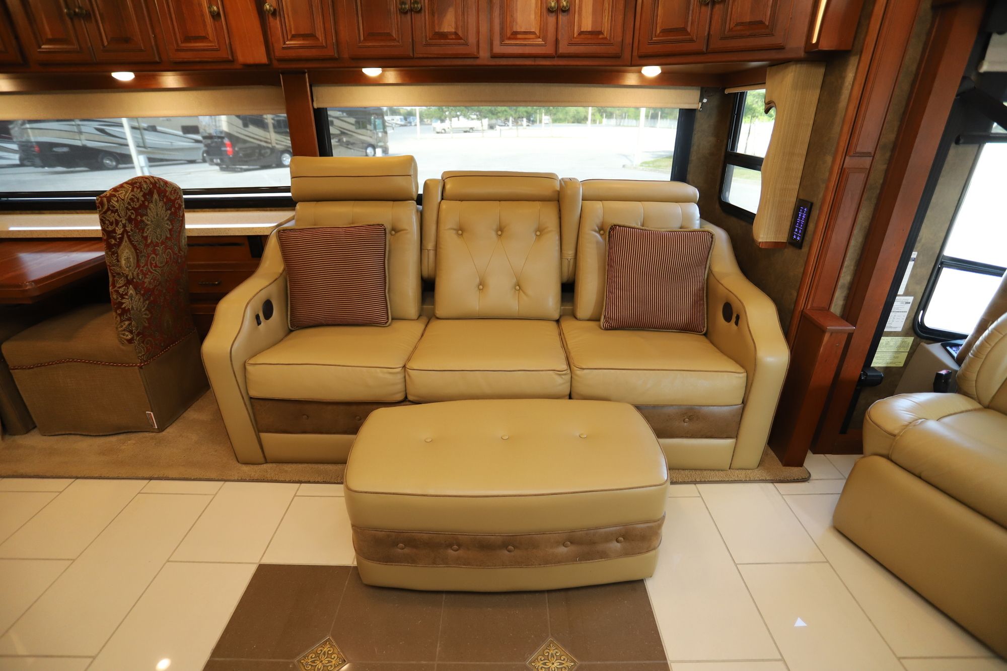 Used 2017 Winnebago Grand Tour 45RL Class A  For Sale