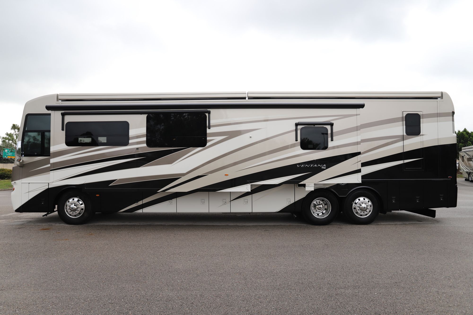 New 2021 Newmar Ventana 4369 Class A  For Sale