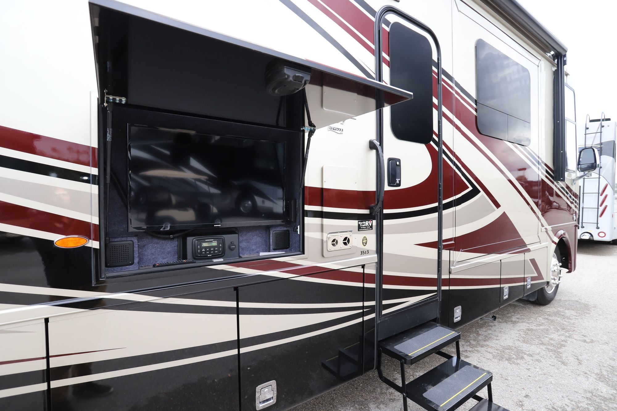 Used 2020 Newmar Canyon Star 3513 Class A  For Sale