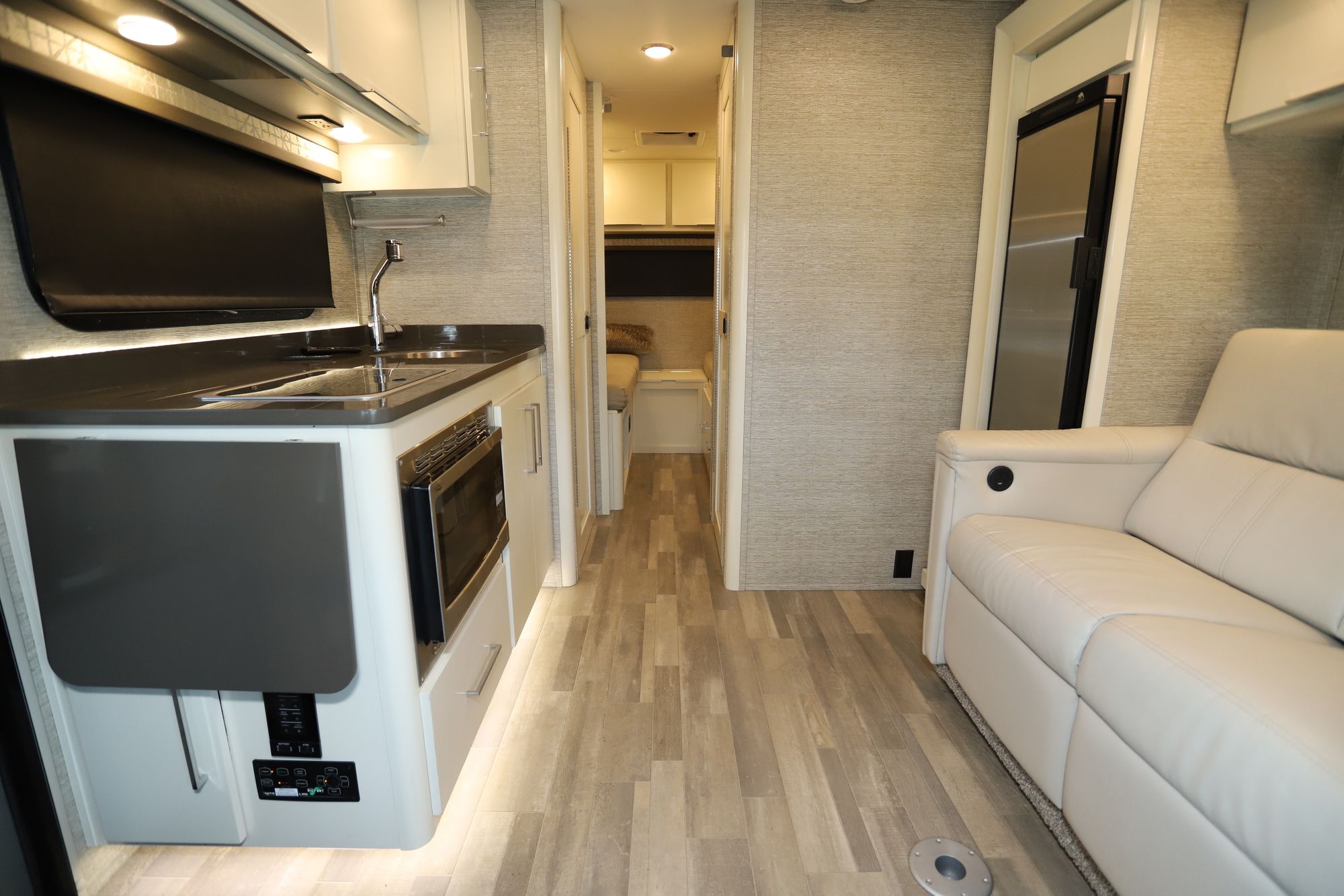 Used 2020 Tiffin Motor Homes Wayfarer 24TW Class C  For Sale