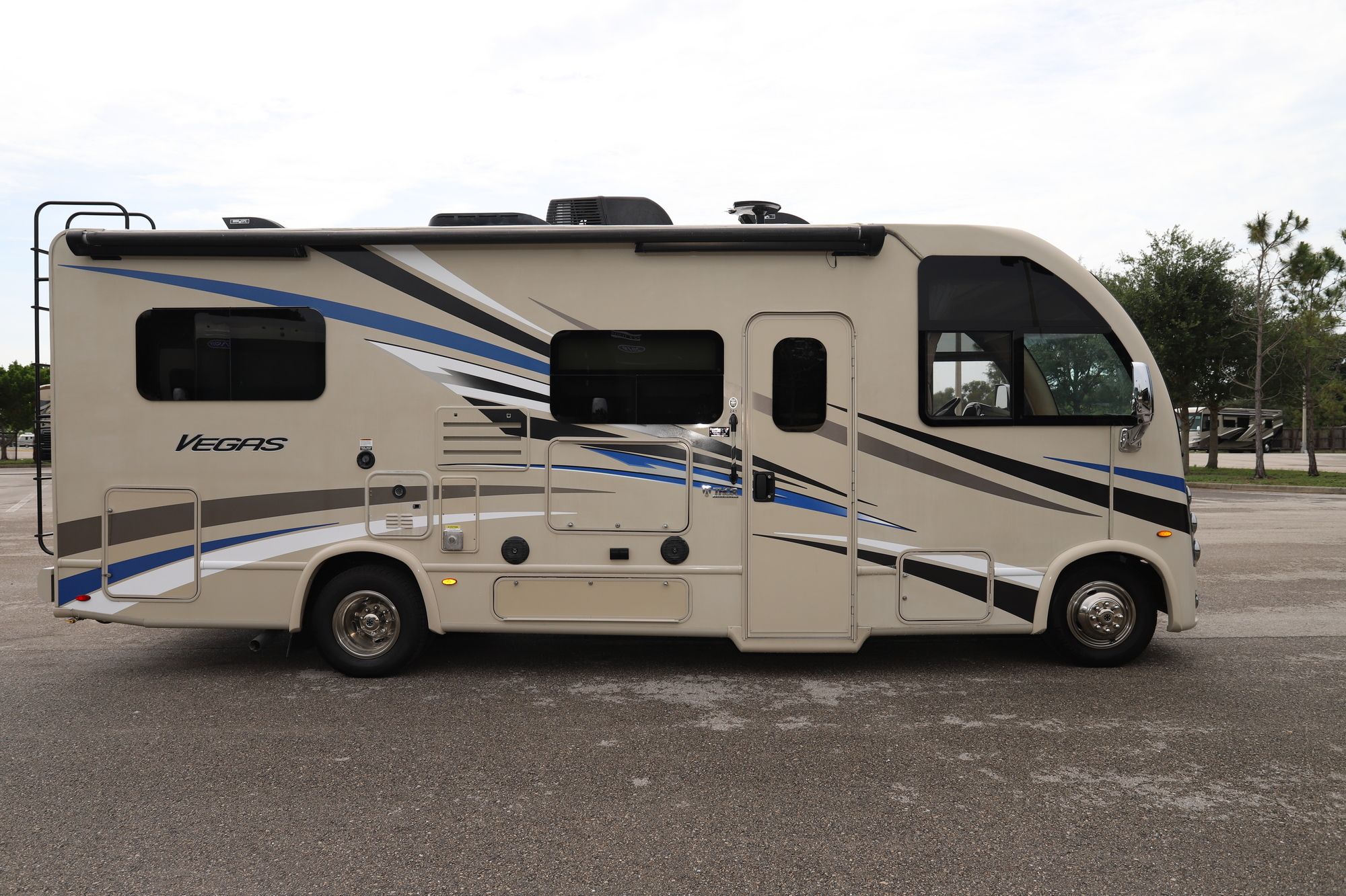 Used 2018 Thor Vegas 24.1 Class A  For Sale