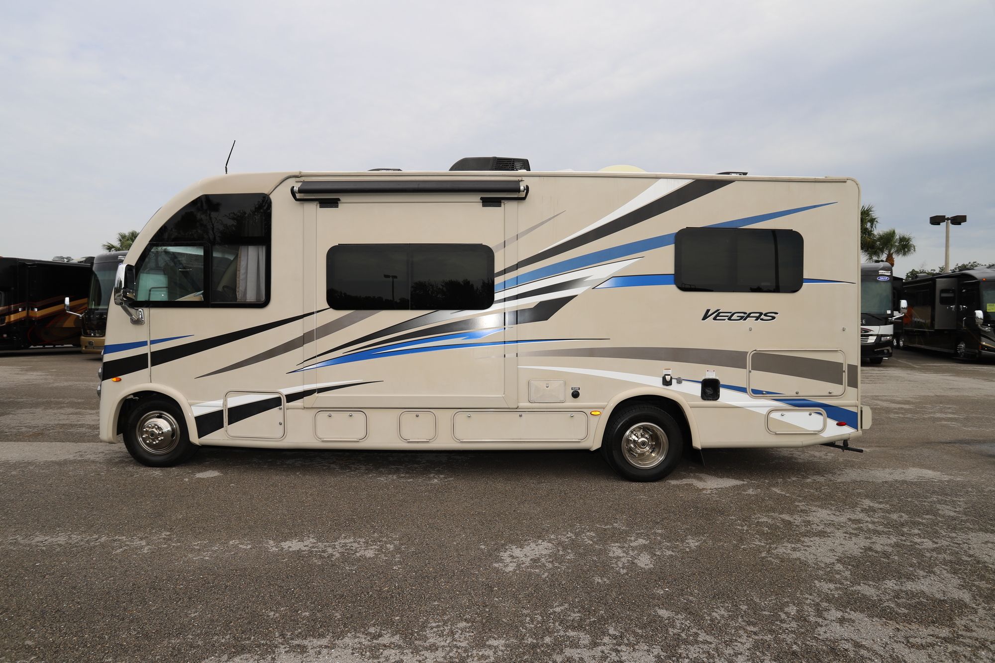 Used 2018 Thor Vegas 24.1 Class A  For Sale