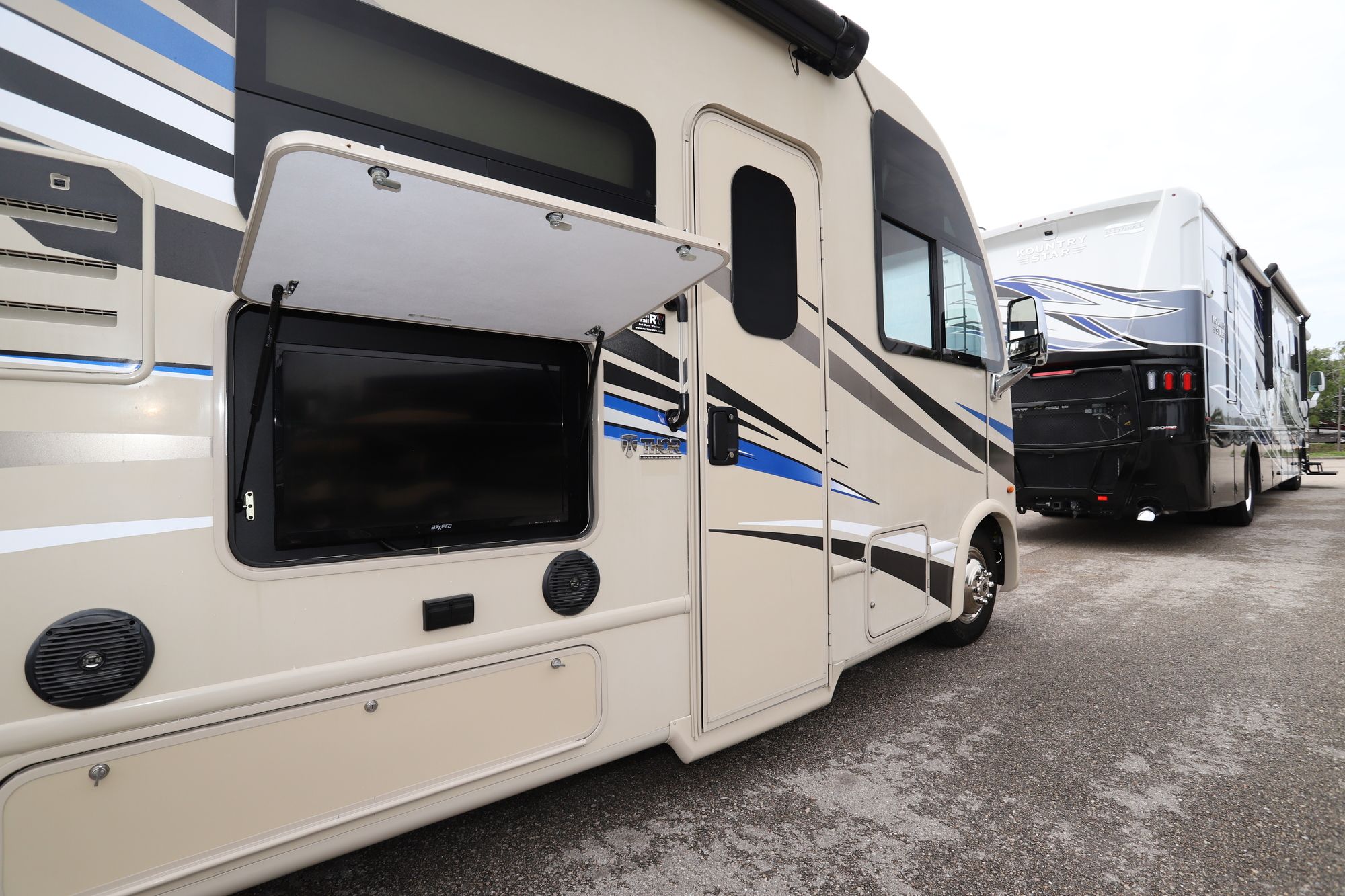 Used 2018 Thor Vegas 24.1 Class A  For Sale