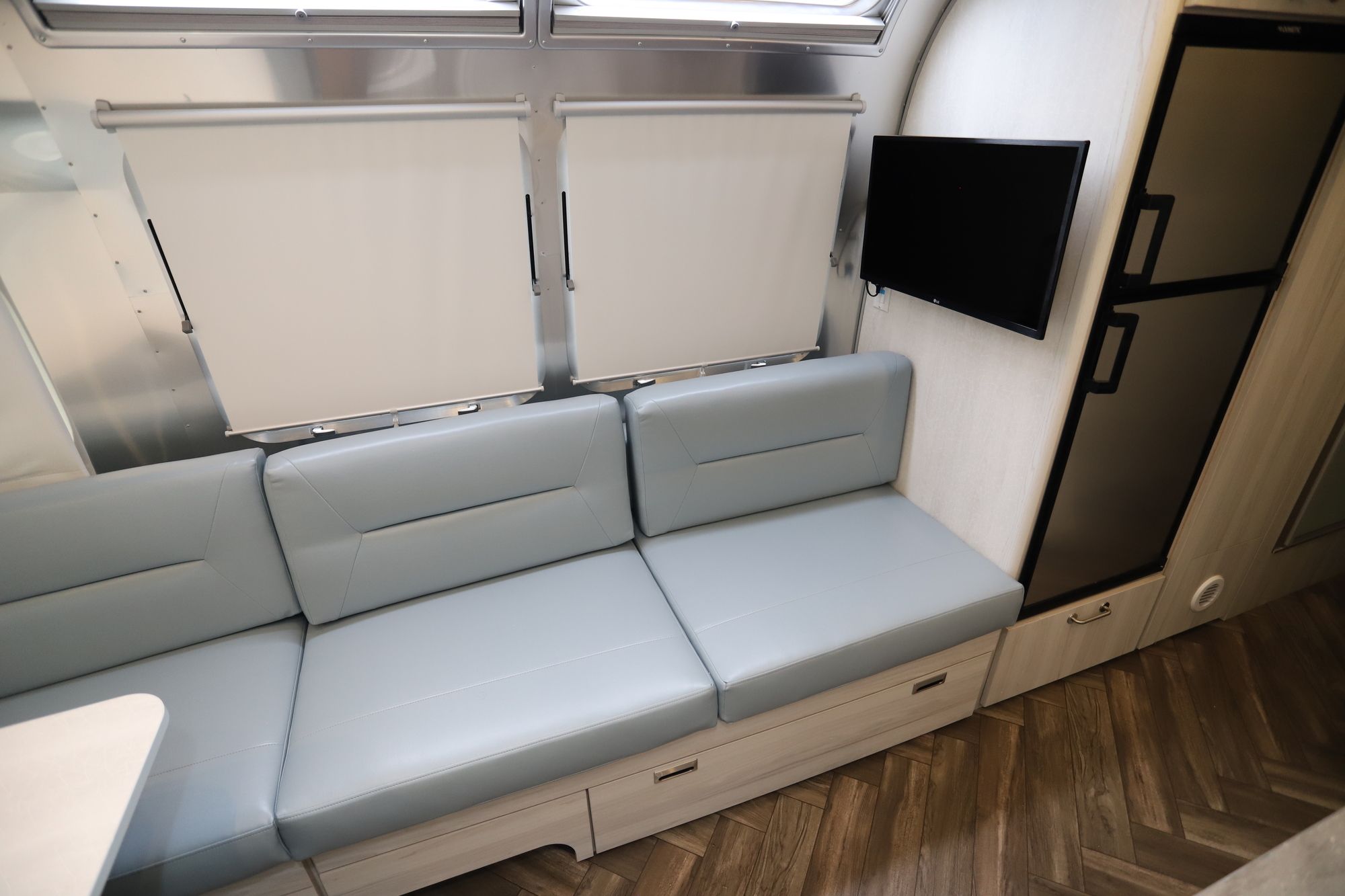 New 2021 Airstream International 25FBT Travel Trailer  For Sale