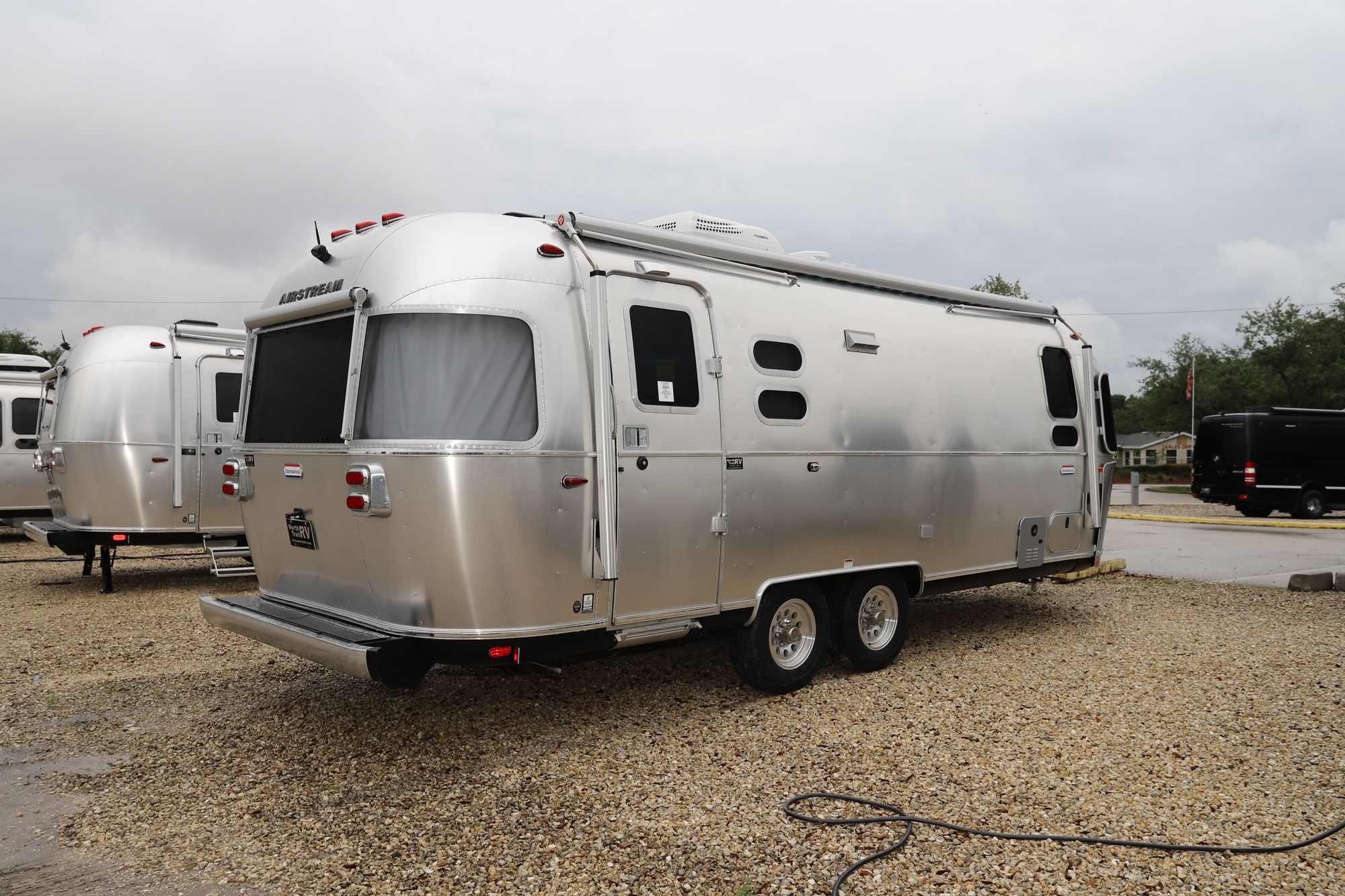 New 2021 Airstream International 25FBT Travel Trailer  For Sale