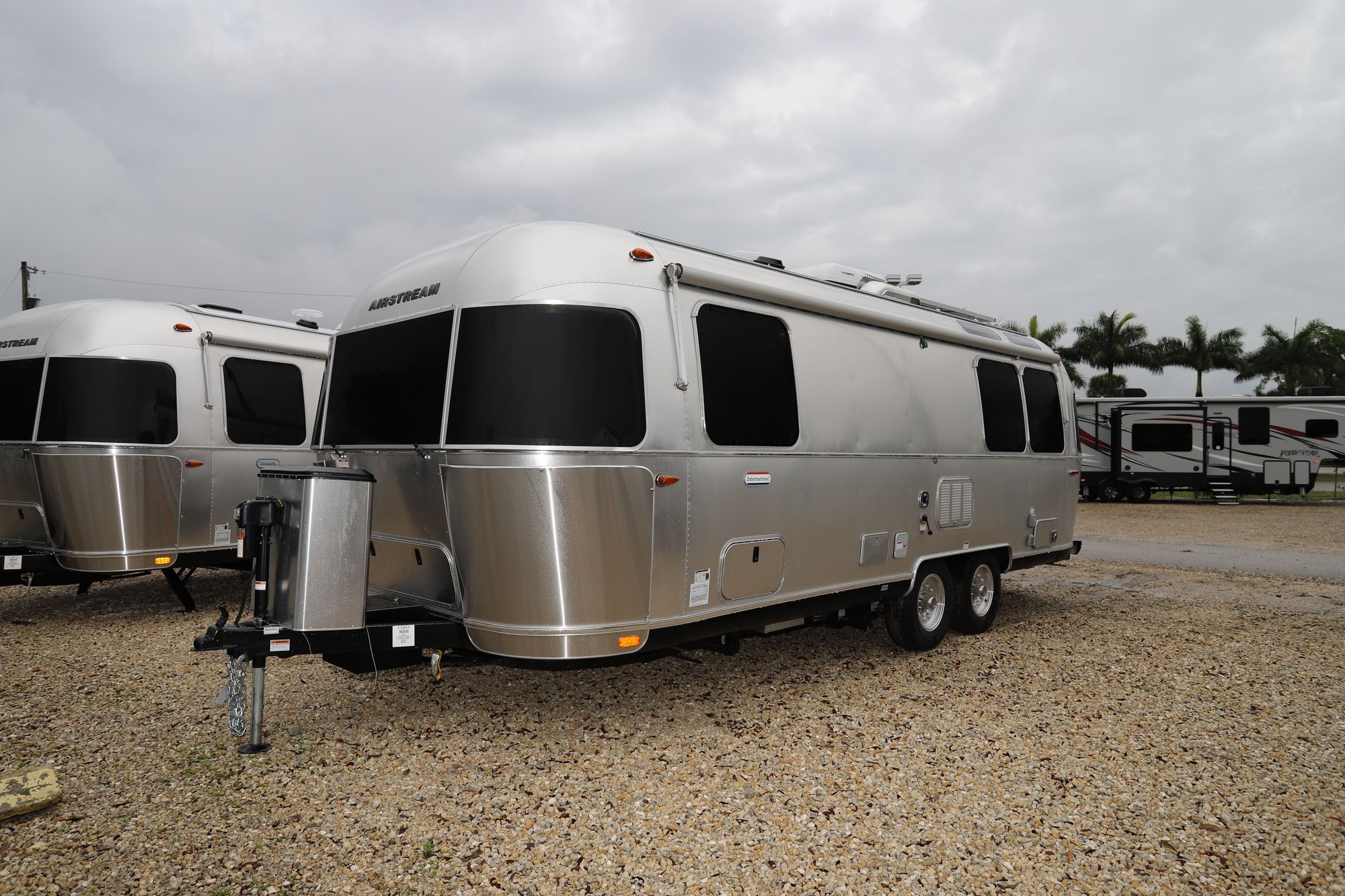 New 2021 Airstream International 25FBT Travel Trailer  For Sale