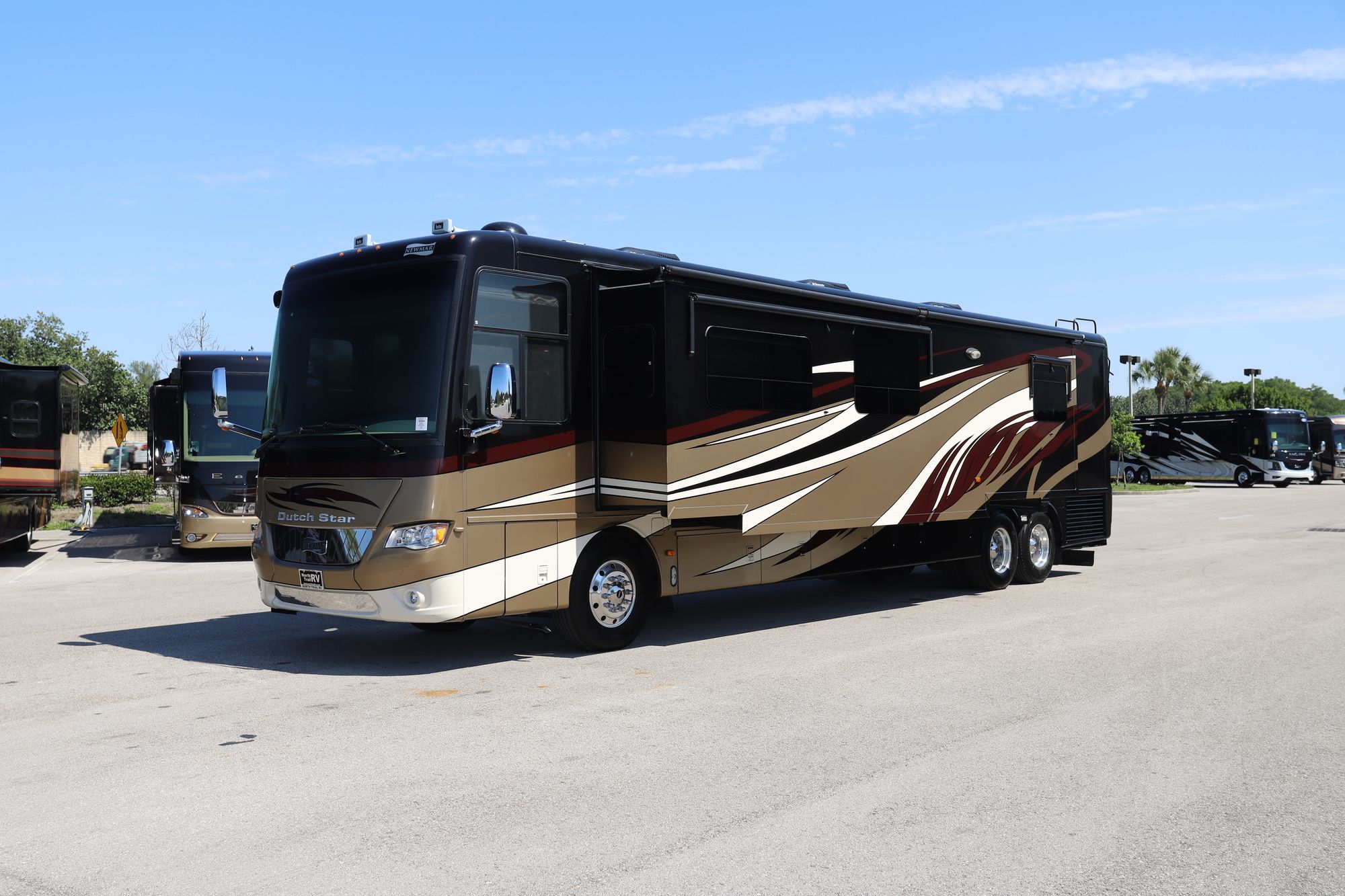 Used 2014 Newmar Dutch Star 4364 Class A  For Sale