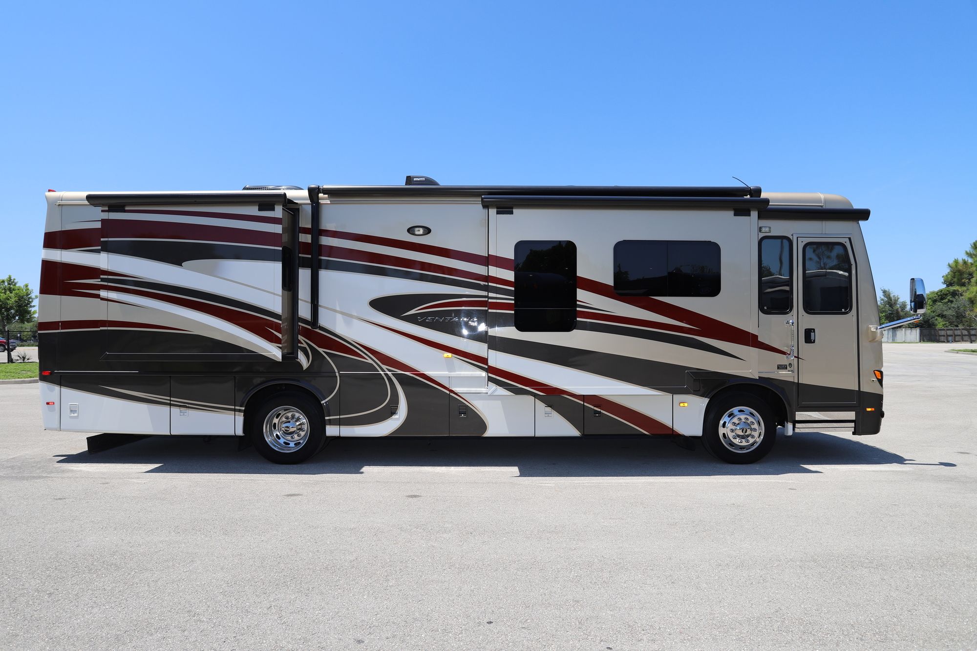 Used 2015 Newmar Ventana 3635 Class A  For Sale