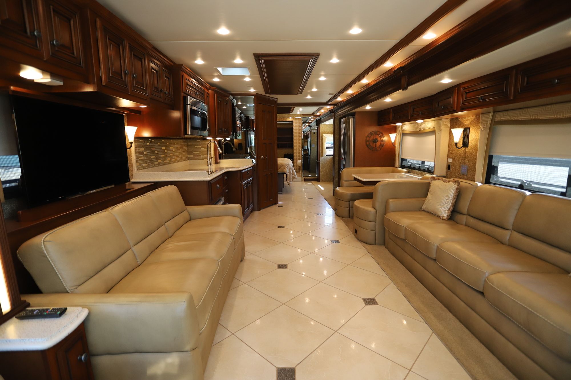 Used 2014 Newmar Dutch Star 4364 Class A  For Sale