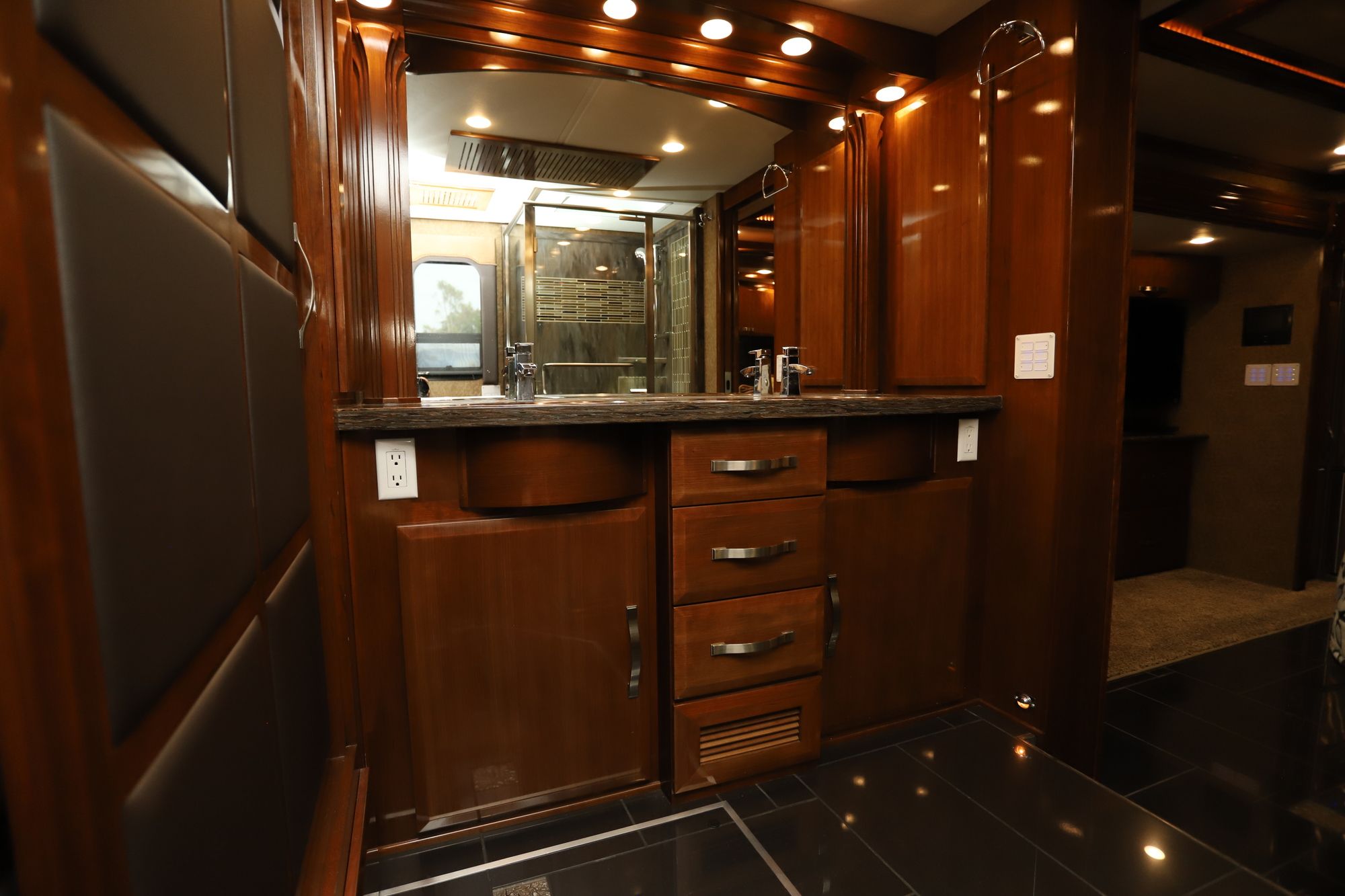 Used 2013 Newmar King Aire 4584 Class A  For Sale