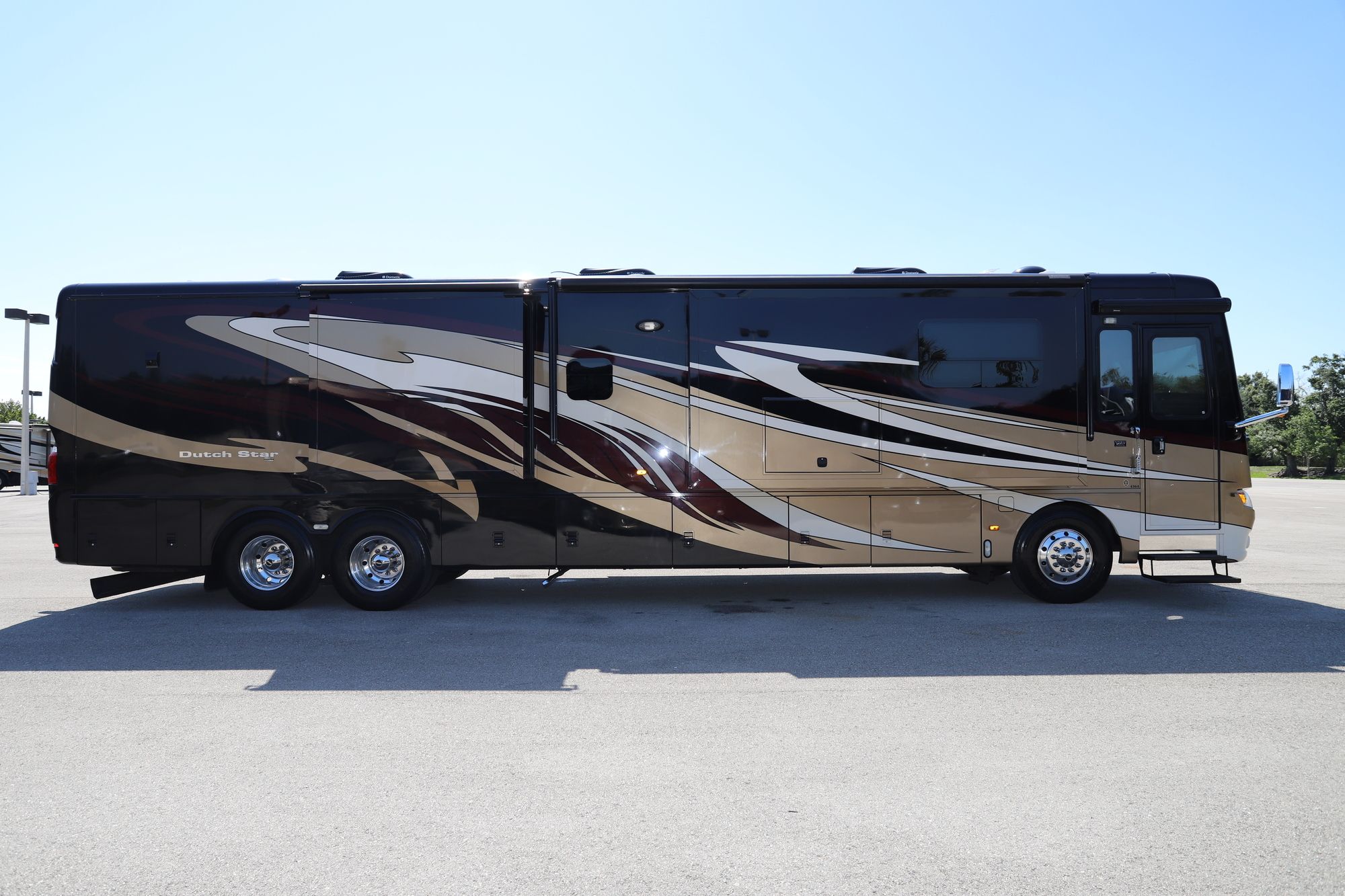 Used 2014 Newmar Dutch Star 4364 Class A  For Sale