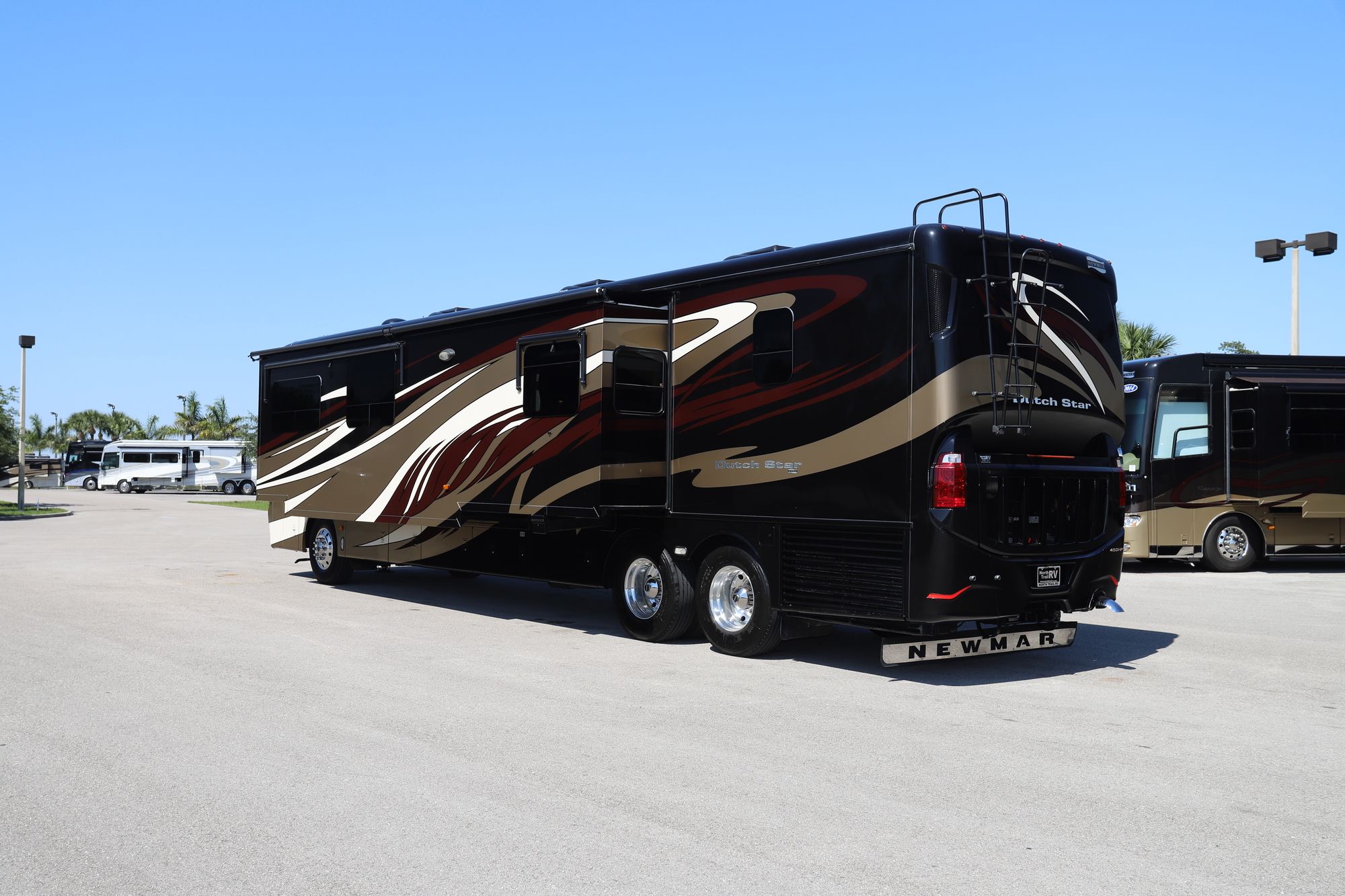 Used 2014 Newmar Dutch Star 4364 Class A  For Sale