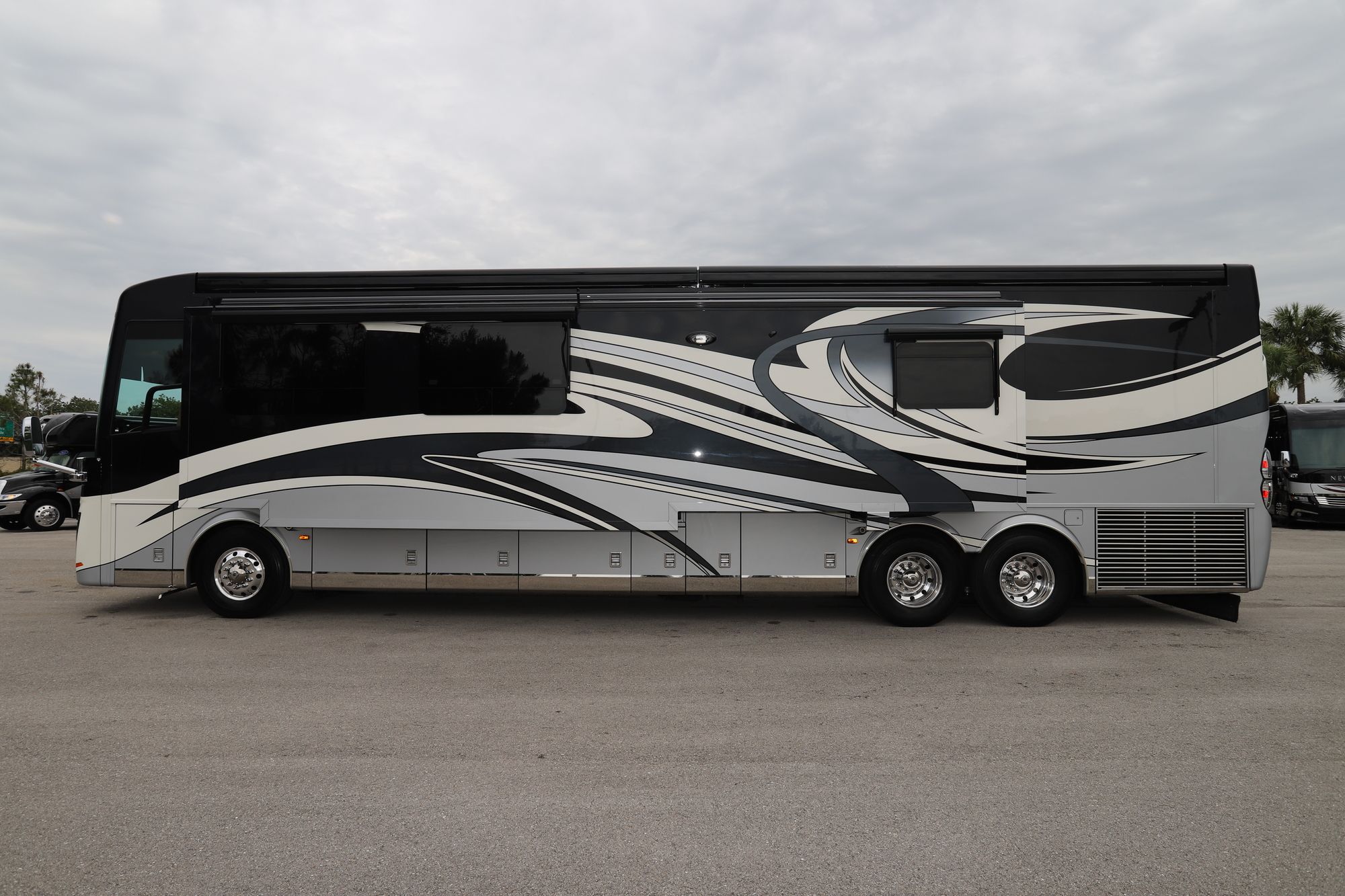 Used 2013 Newmar King Aire 4584 Class A  For Sale