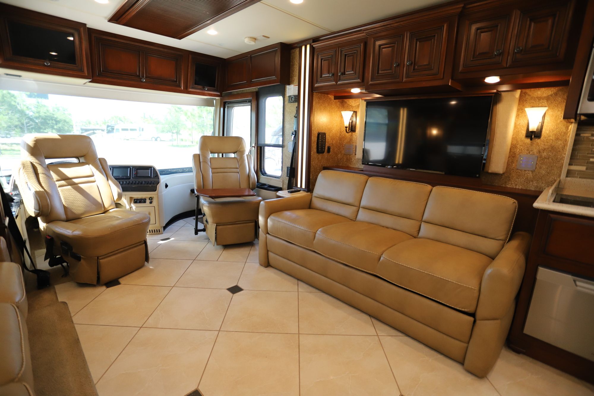 Used 2014 Newmar Dutch Star 4364 Class A  For Sale