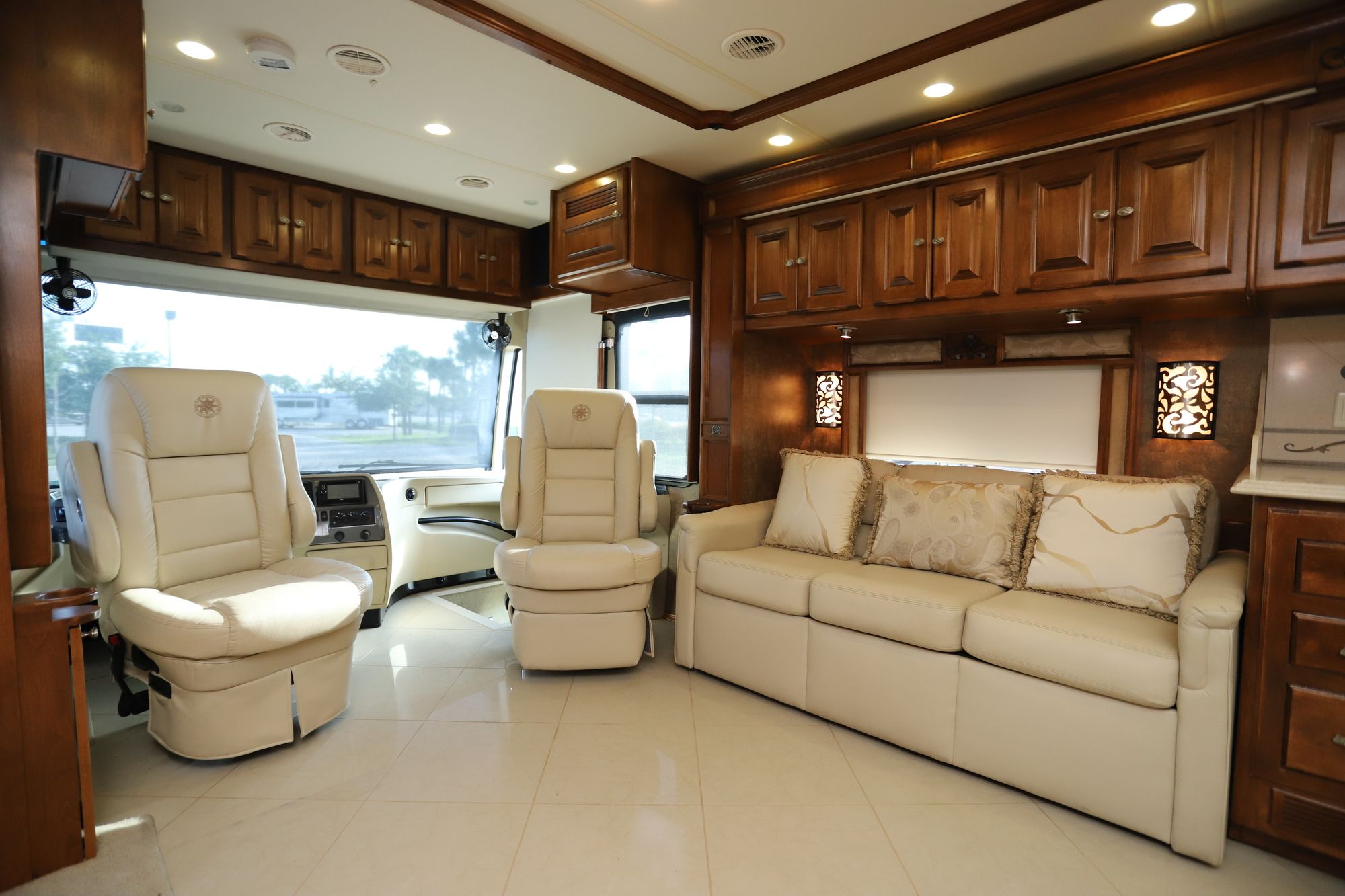 Used 2012 Tiffin Motor Homes Phaeton 40QBH Class A  For Sale