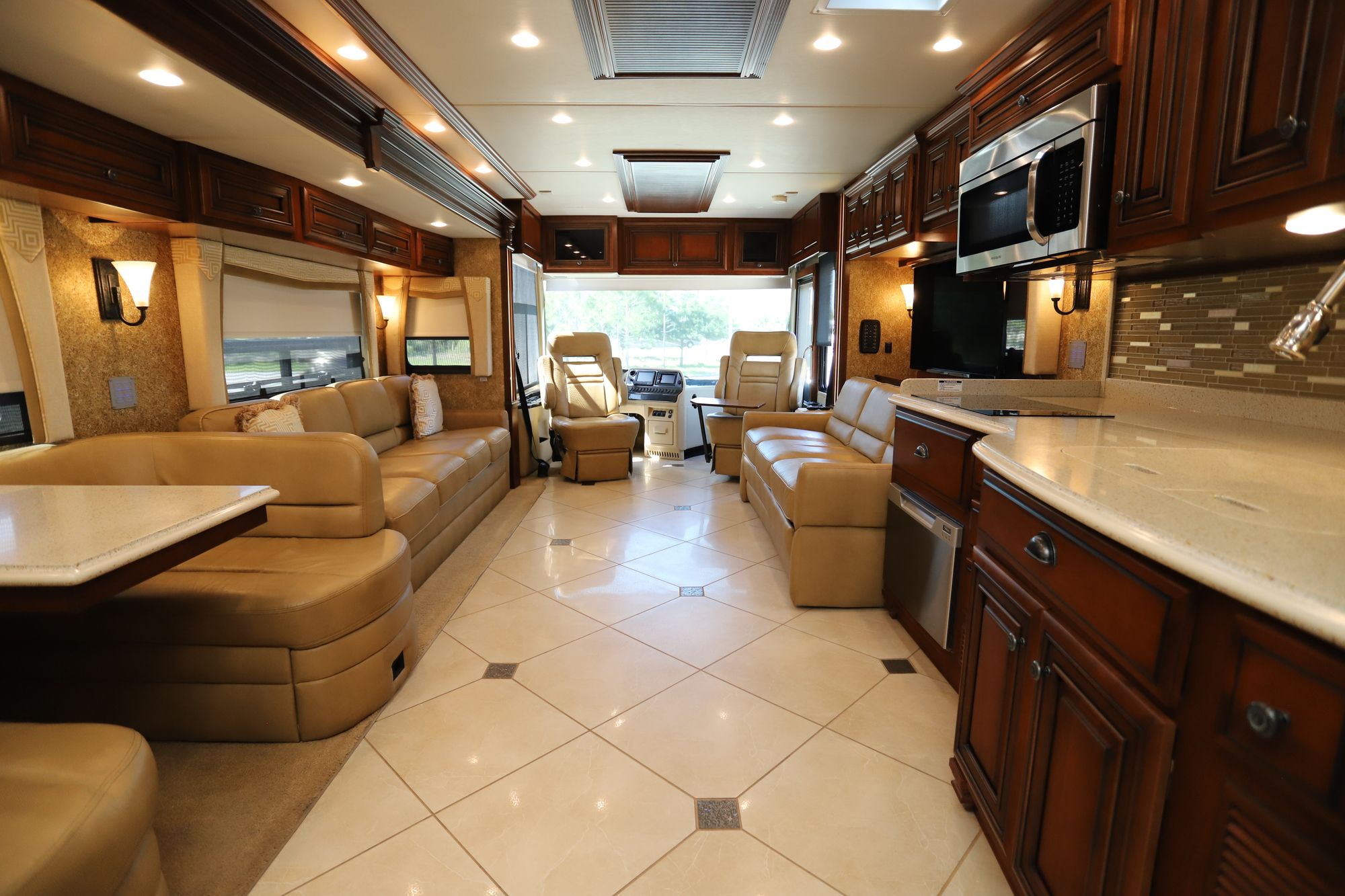 Used 2014 Newmar Dutch Star 4364 Class A  For Sale