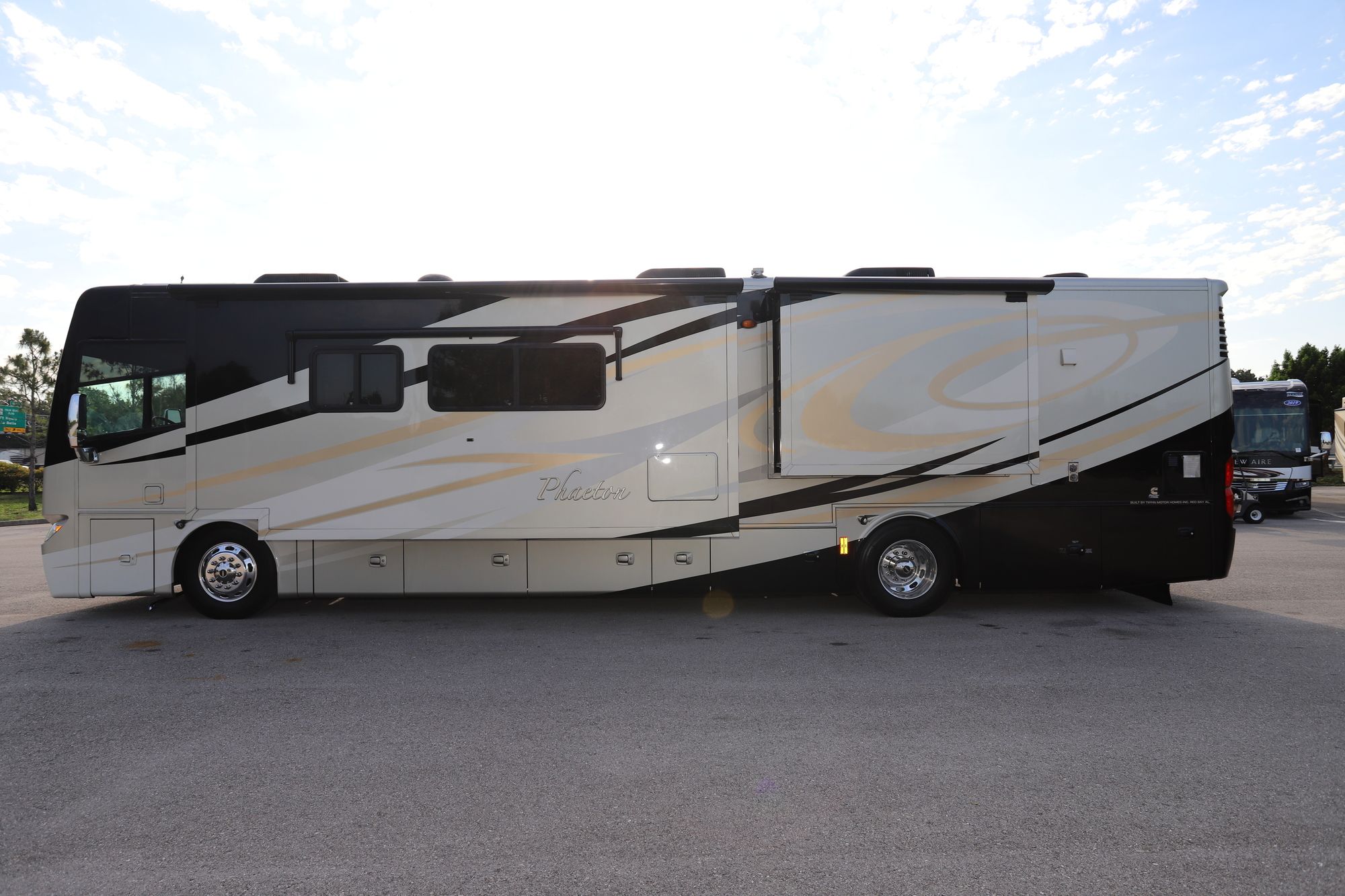 Used 2012 Tiffin Motor Homes Phaeton 40QBH Class A  For Sale