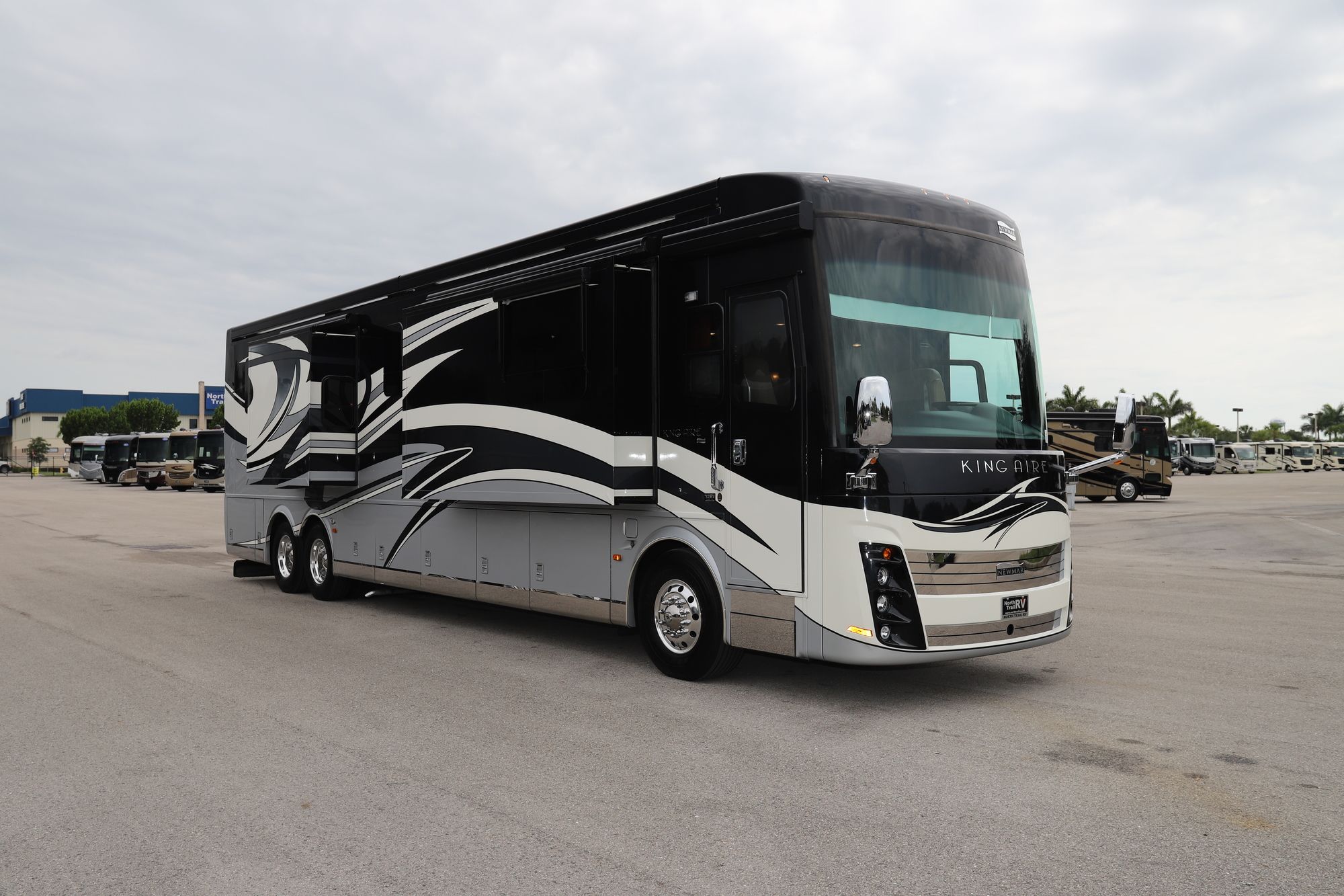 Used 2013 Newmar King Aire 4584 Class A  For Sale