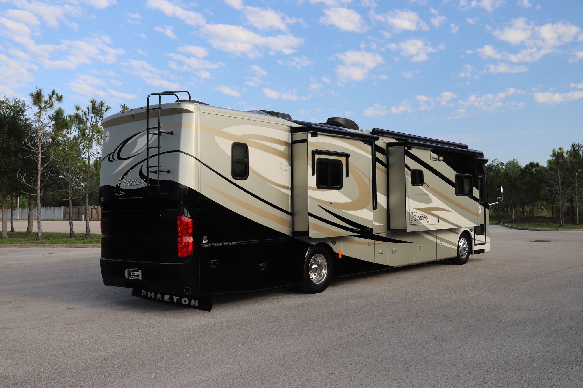 Used 2012 Tiffin Motor Homes Phaeton 40QBH Class A  For Sale